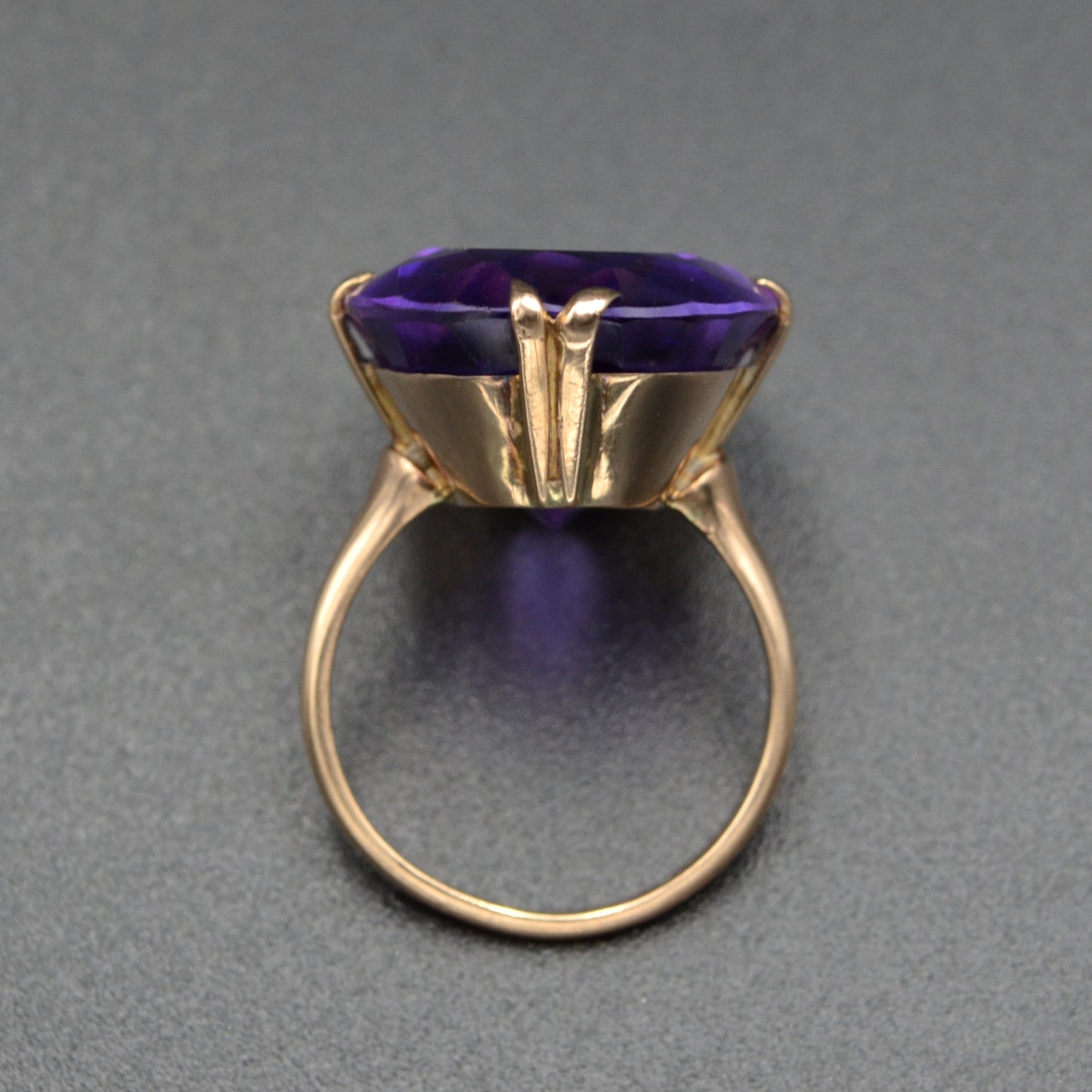 Antique Victorian Amethyst and Gold Ring