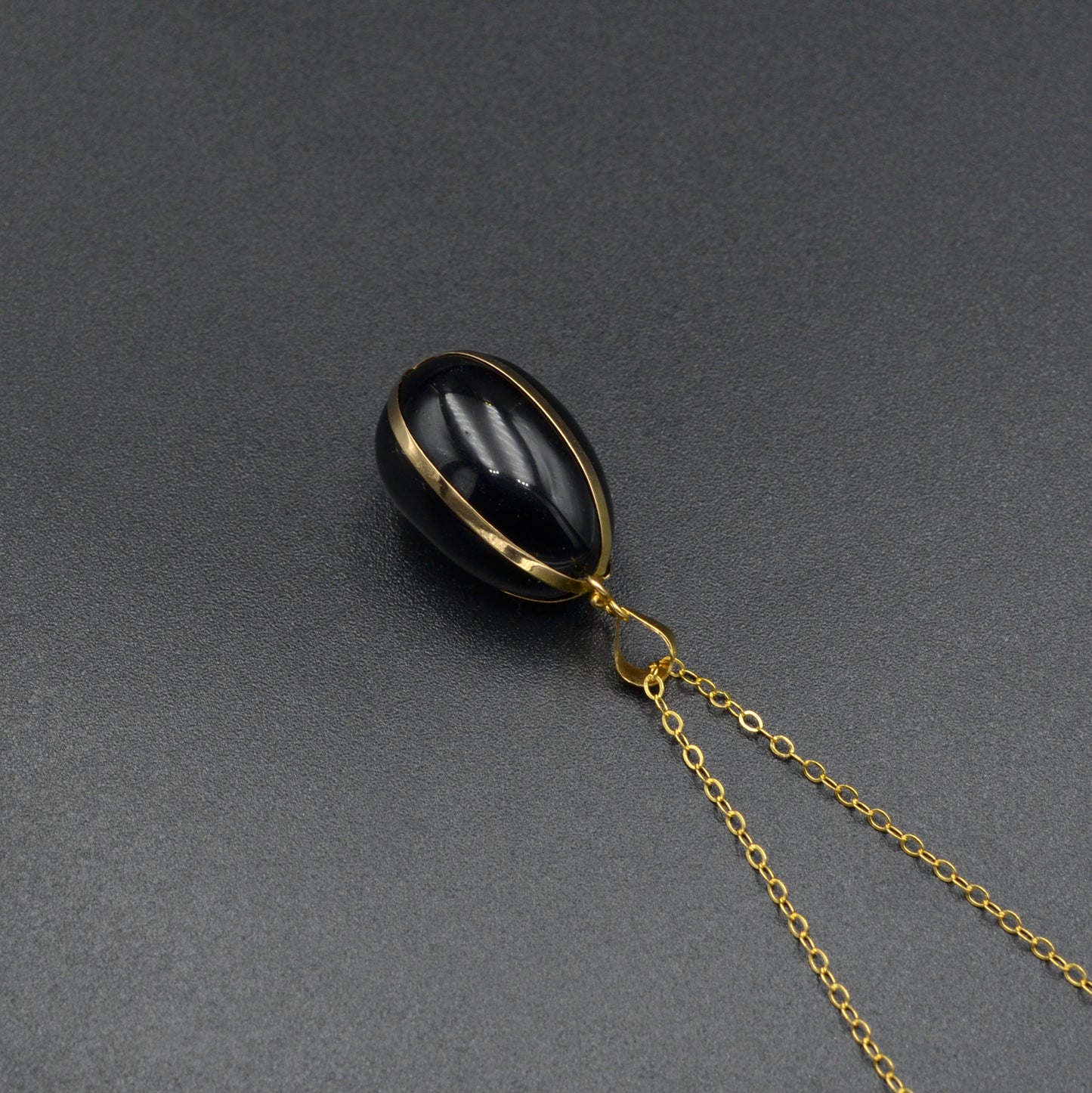 Vintage 14k Gold Onyx Egg Pendant Necklace