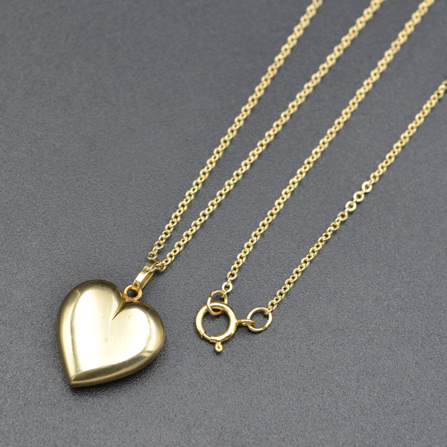 Vintage Classic 14k Gold Heart Pendant Necklace
