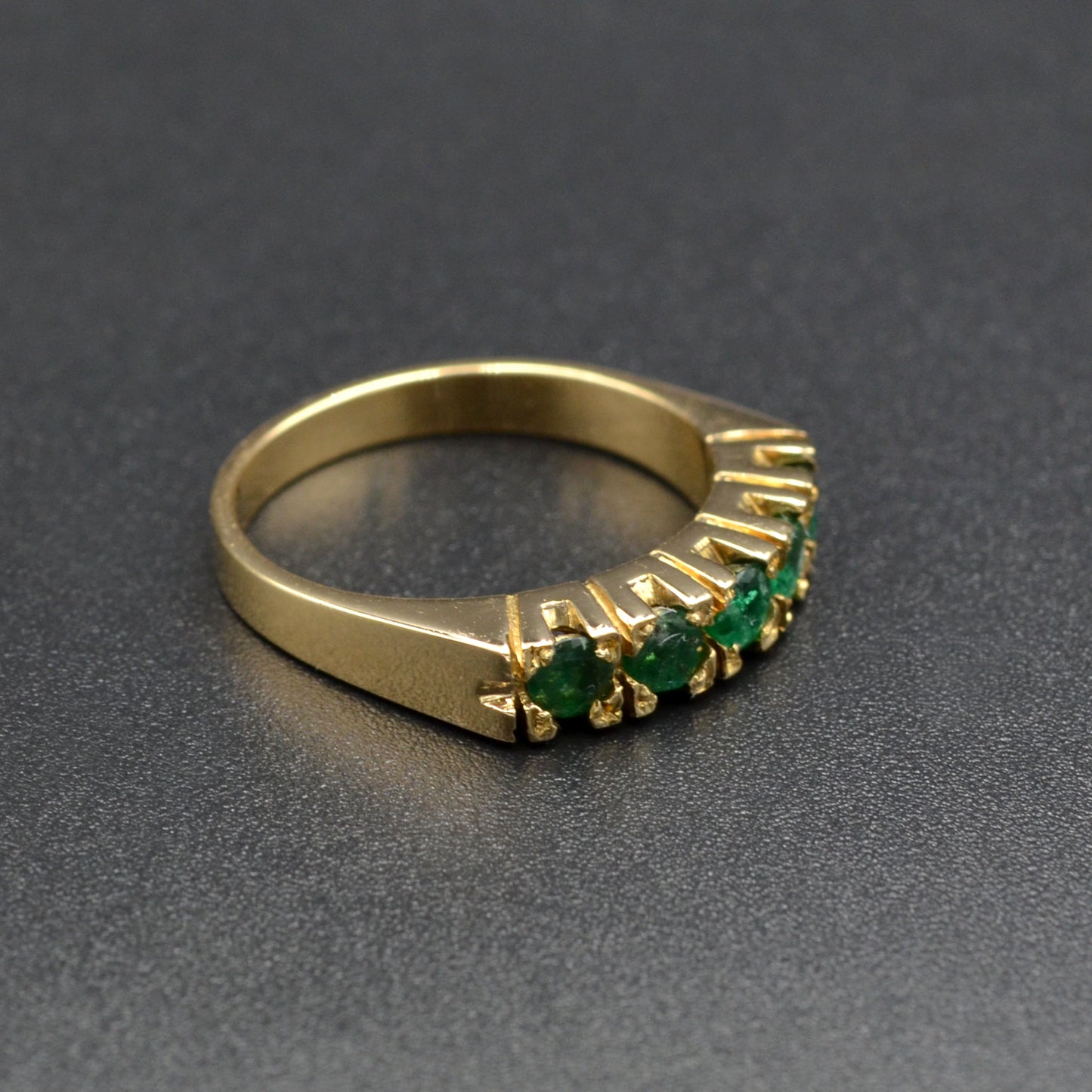 Vintage Emerald and 18k Gold Ring