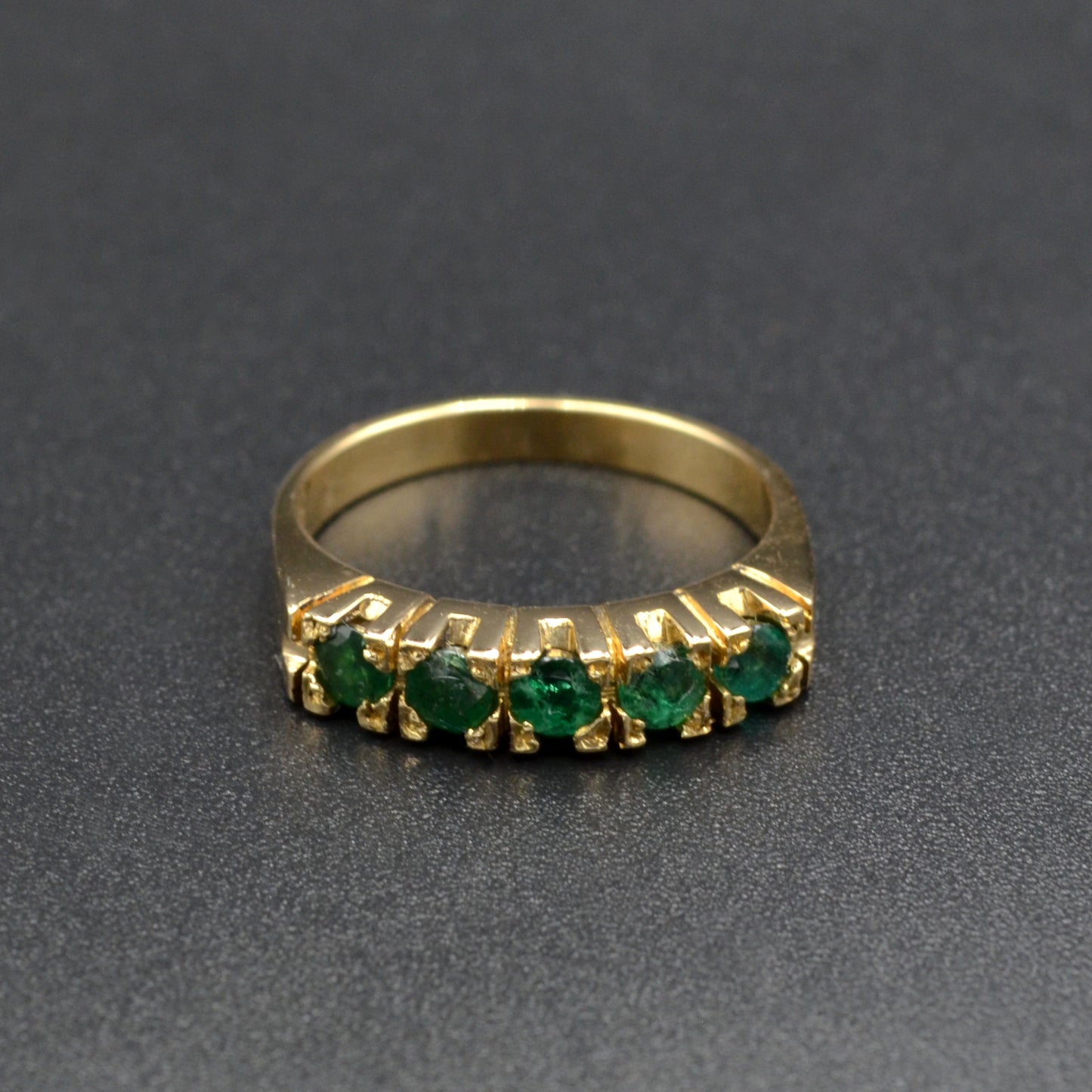 Vintage Emerald and 18k Gold Ring