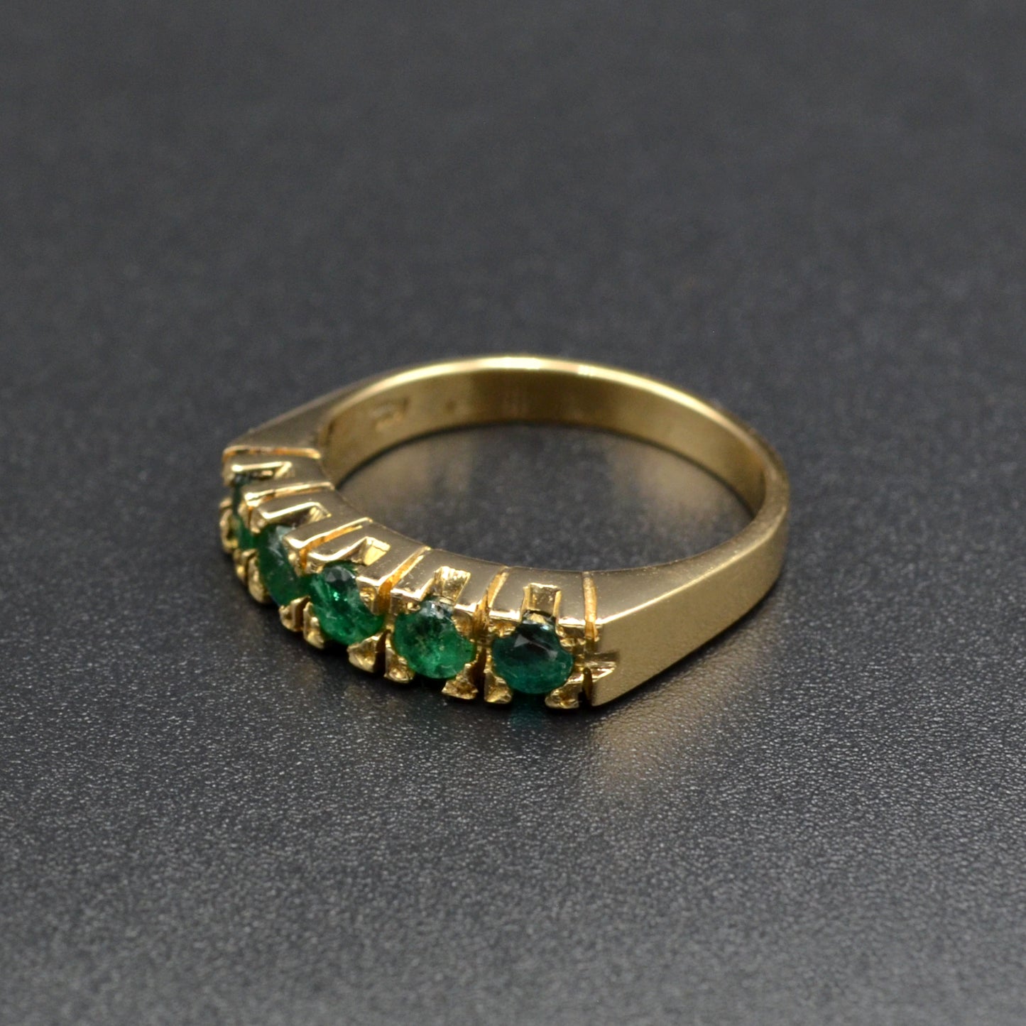 Vintage Emerald and 18k Gold Ring