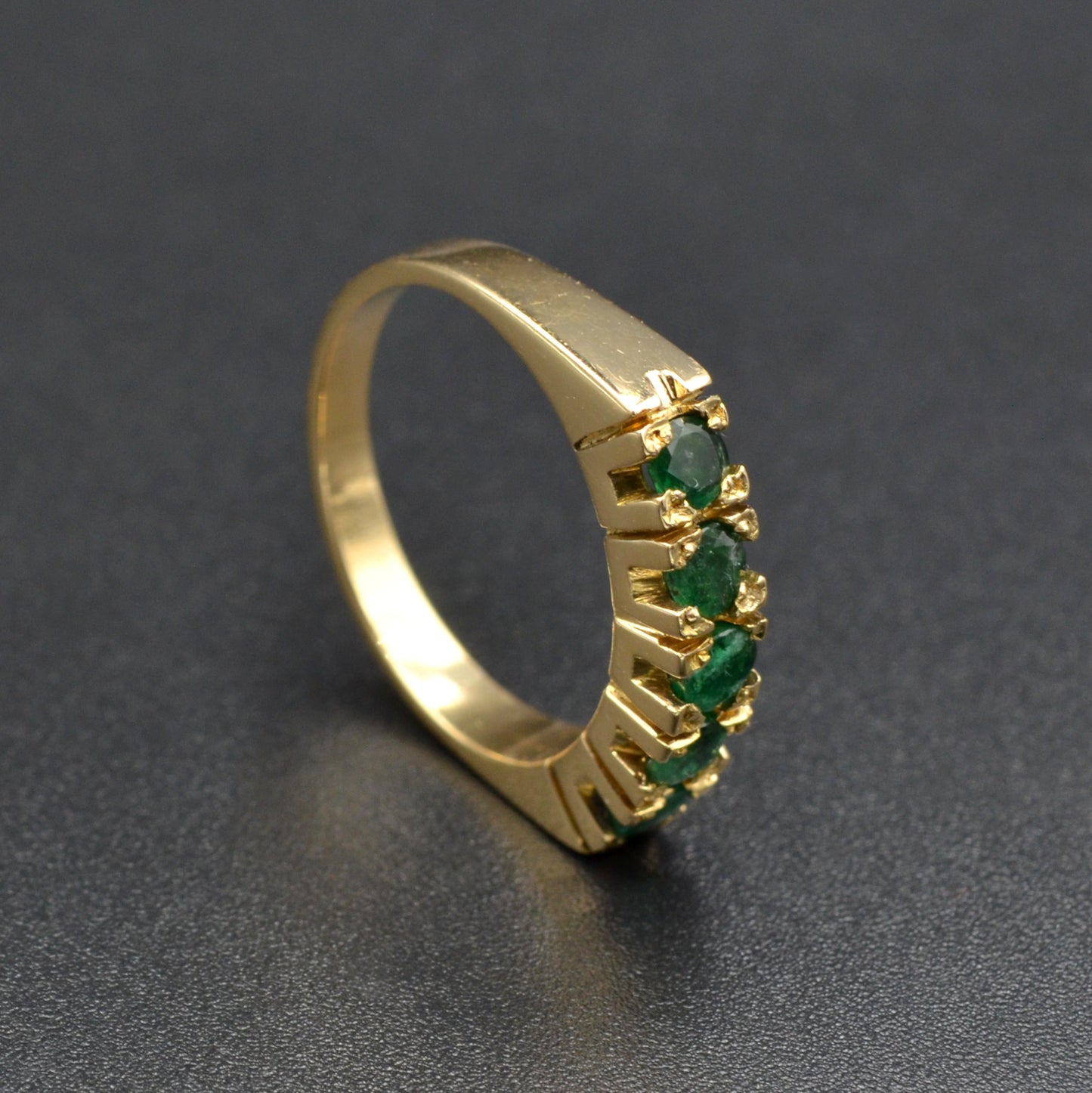 Vintage Emerald and 18k Gold Ring