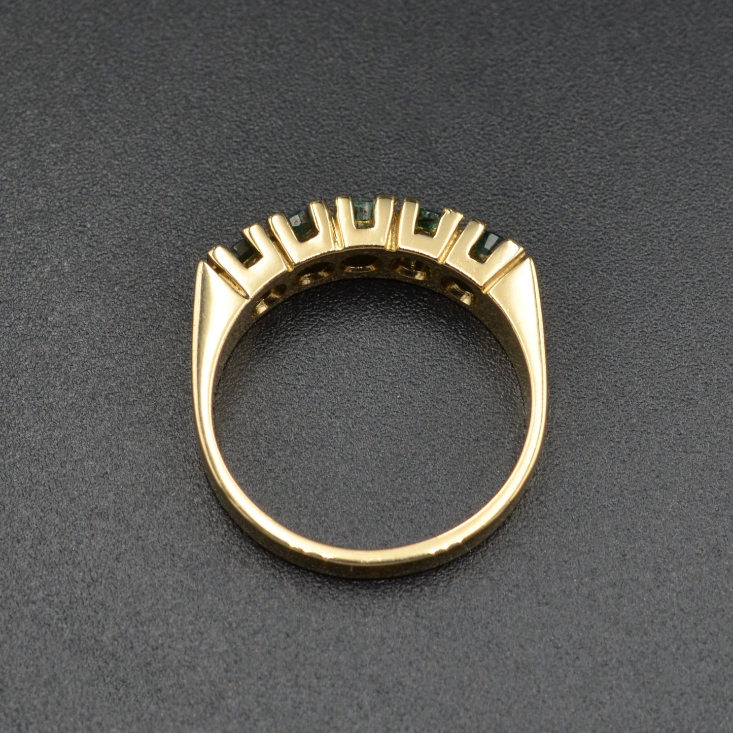 Vintage Emerald and 18k Gold Ring