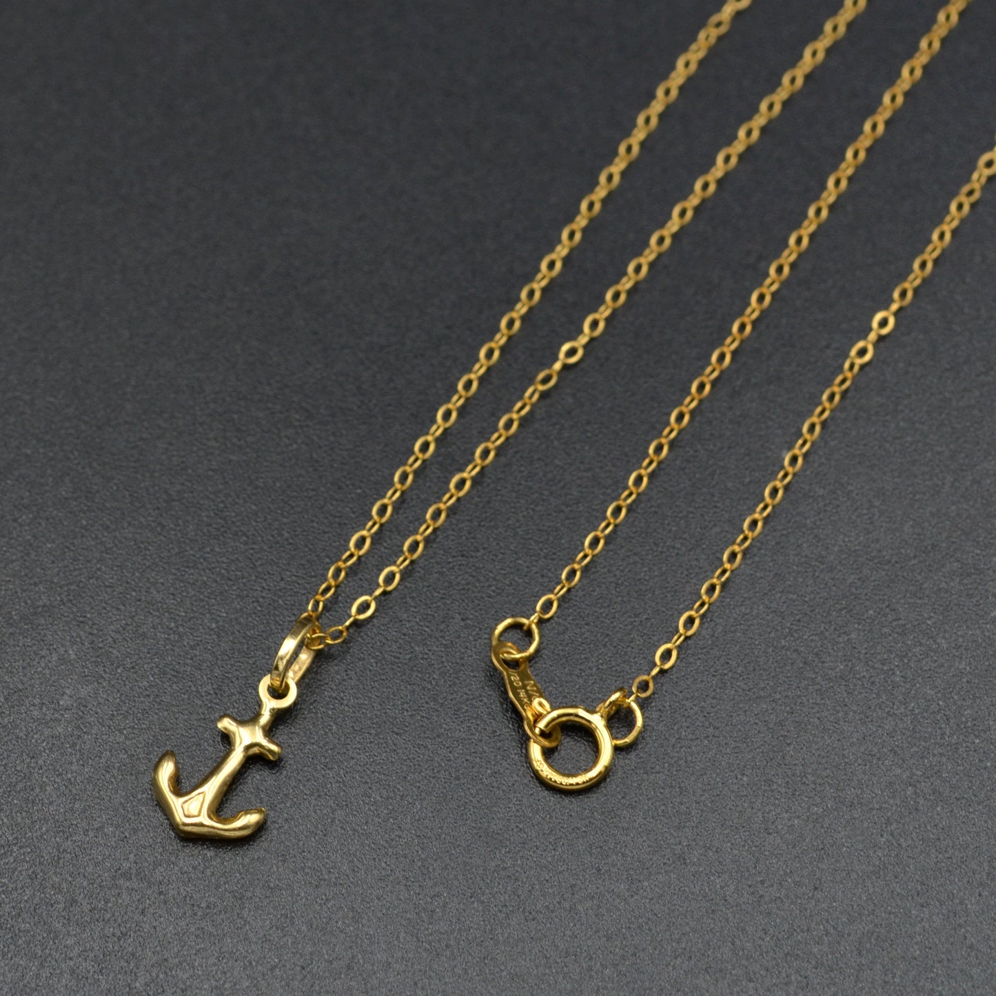 Vintage 18k Gold Anchor Pendant Necklace