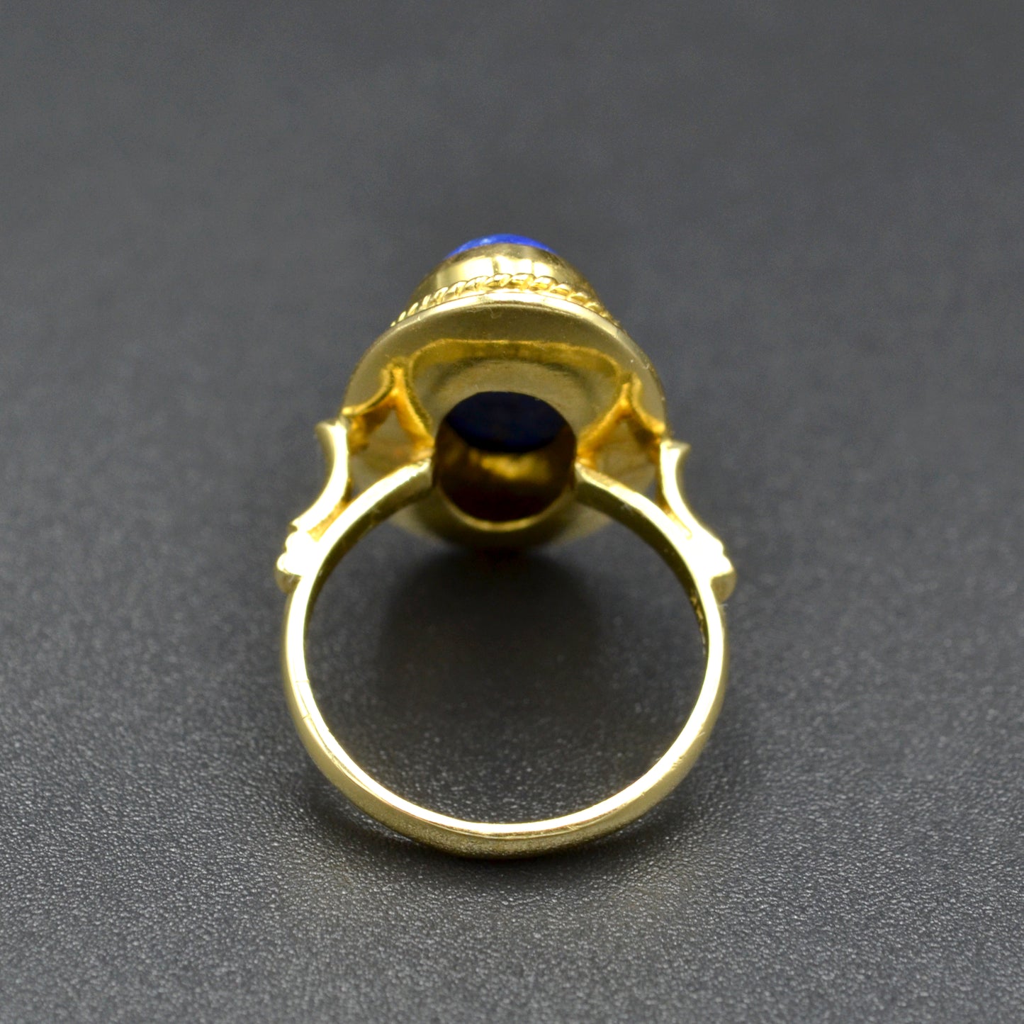 Vintage Lapis Lazuli Cabochon and 18k Gold Ring