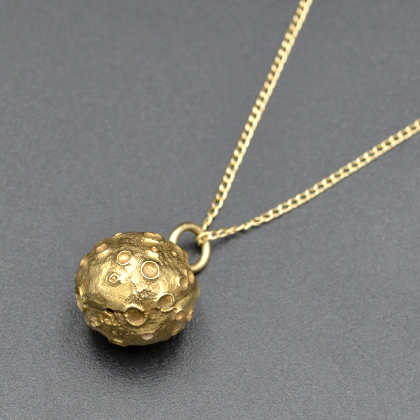 Vintage 14k Gold Moon Landing Pendant Necklace