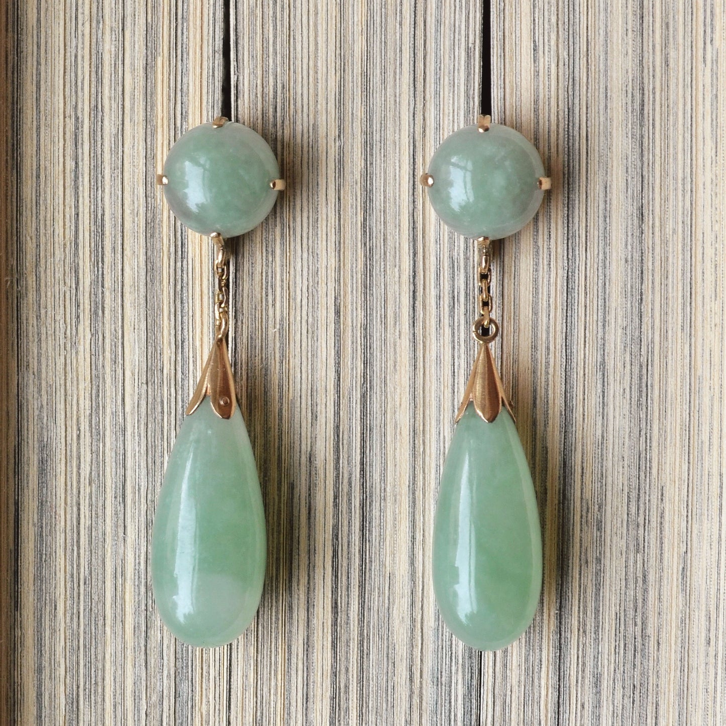 Vintage Jadeite Jade and 14k Gold Drop Earrings