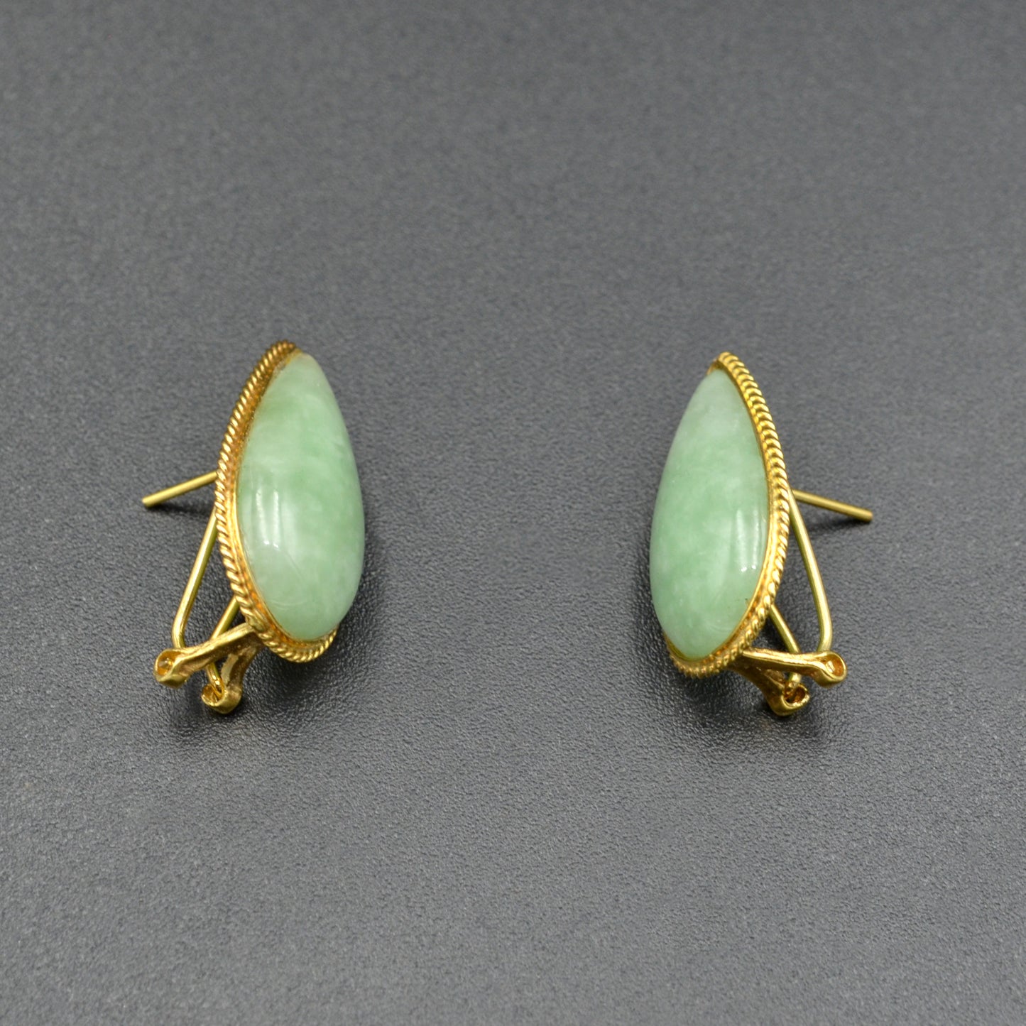 Vintage Jadeite Jade and 14k Gold Teardrop Earrings