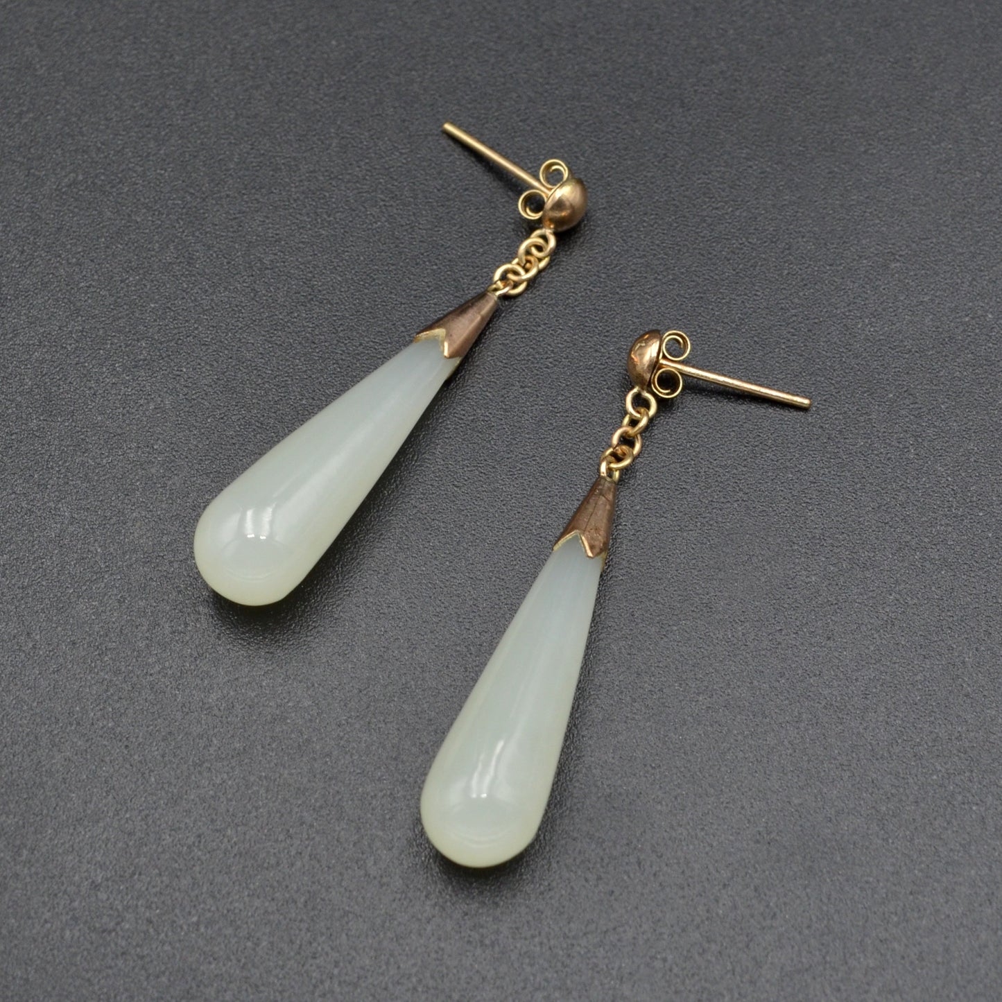 Vintage Jadeite Jade and 14k Gold Drop Earrings