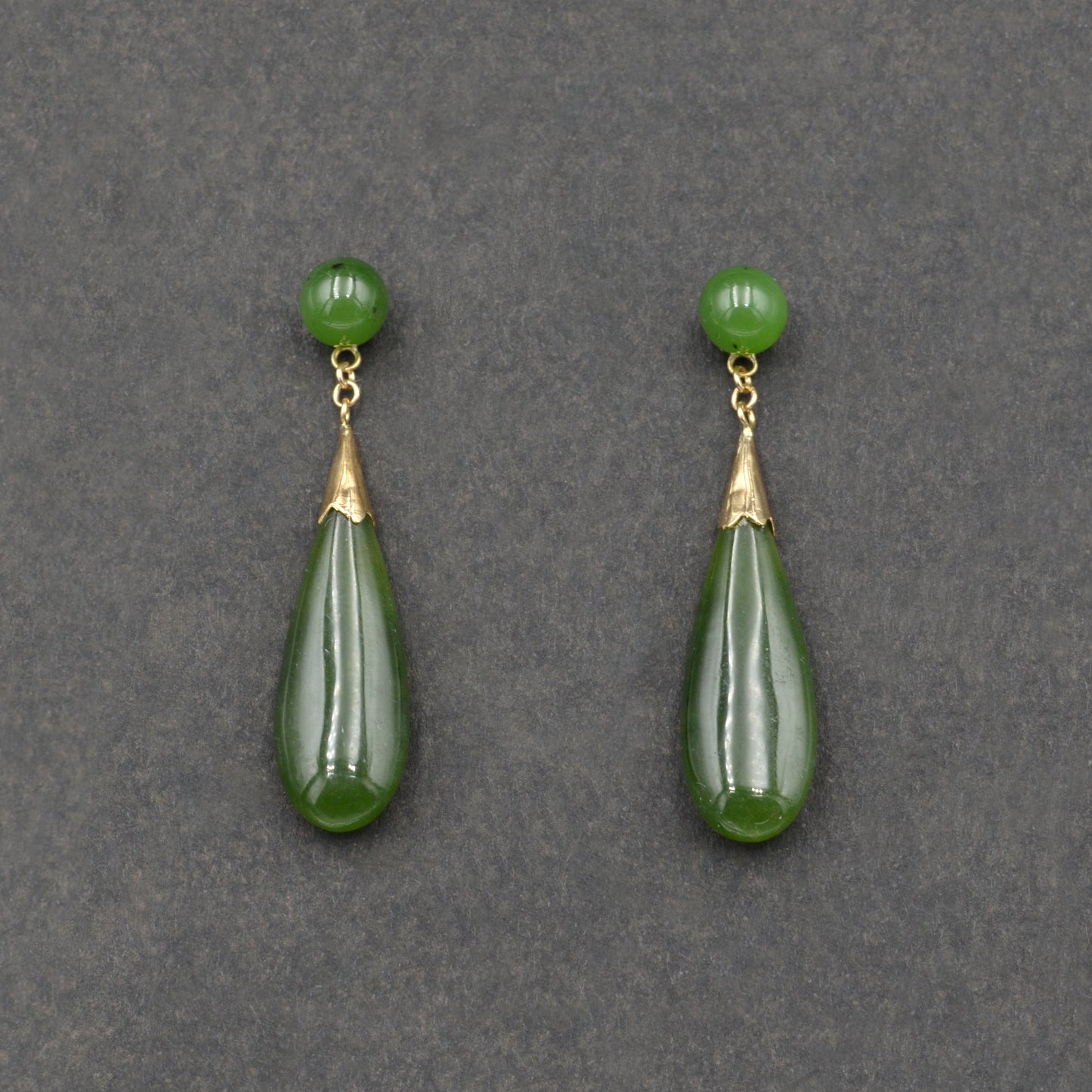 Vintage Nephrite Jade and 14k Gold Drop Earrings Vintage Nephrite Jade and 14k Gold Drop Earrings
