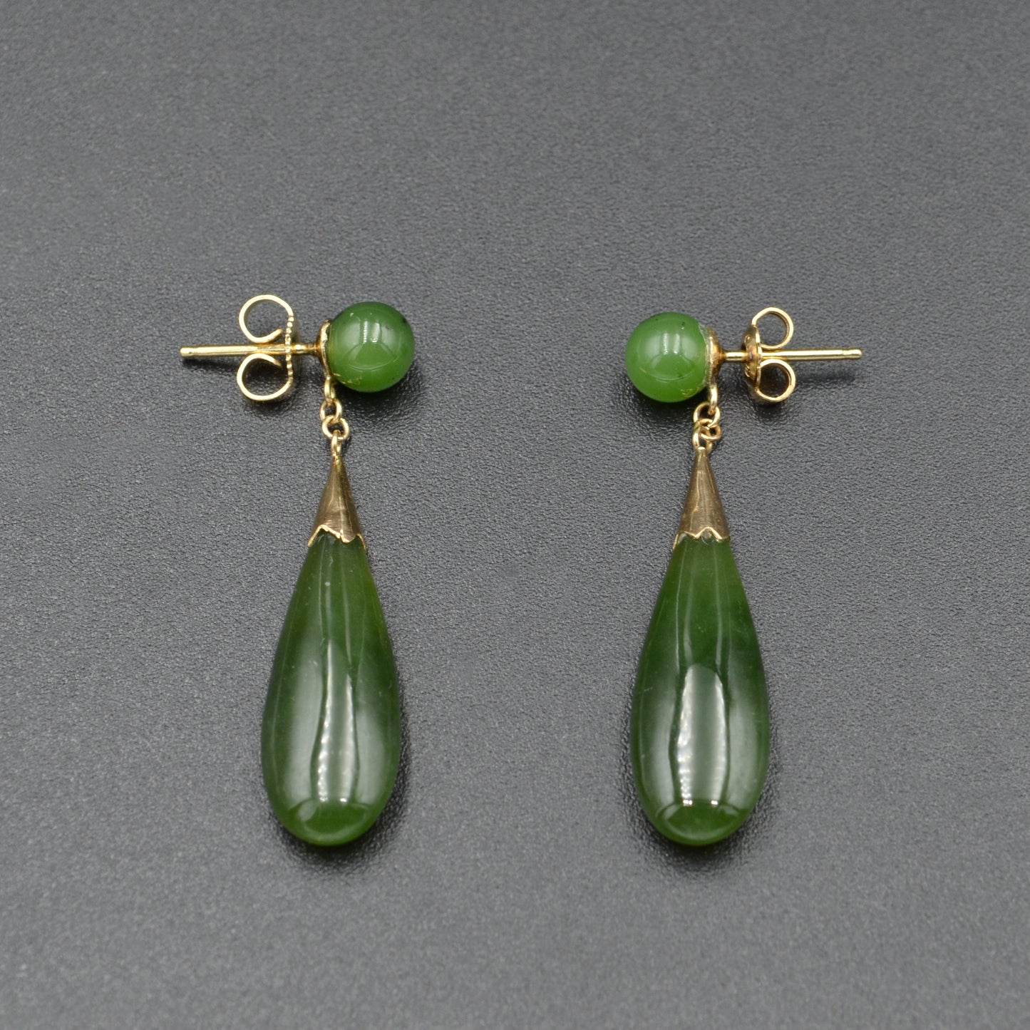 Vintage Nephrite Jade and 14k Gold Drop Earrings
