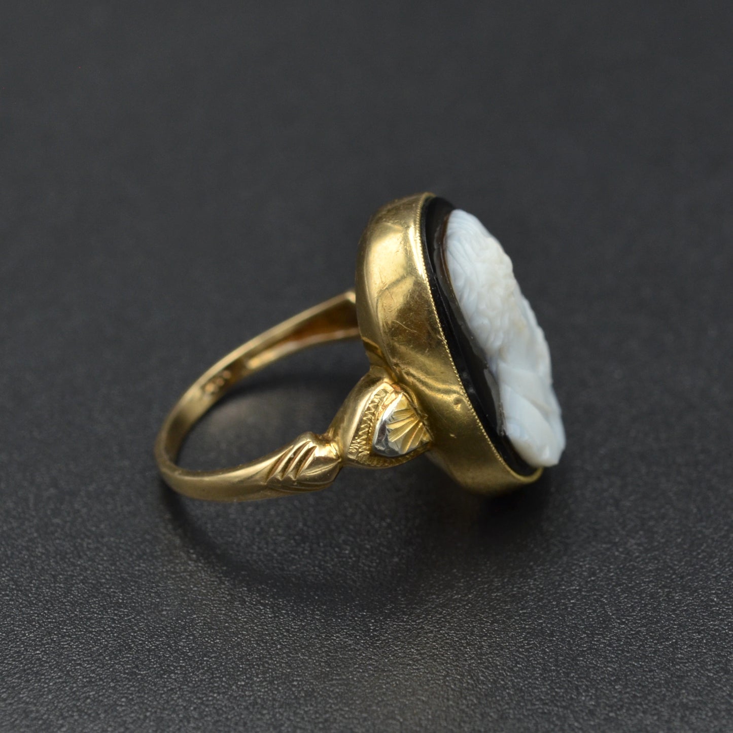 Antique Banded Onyx Cameo Portrait Ring in 14k Gold