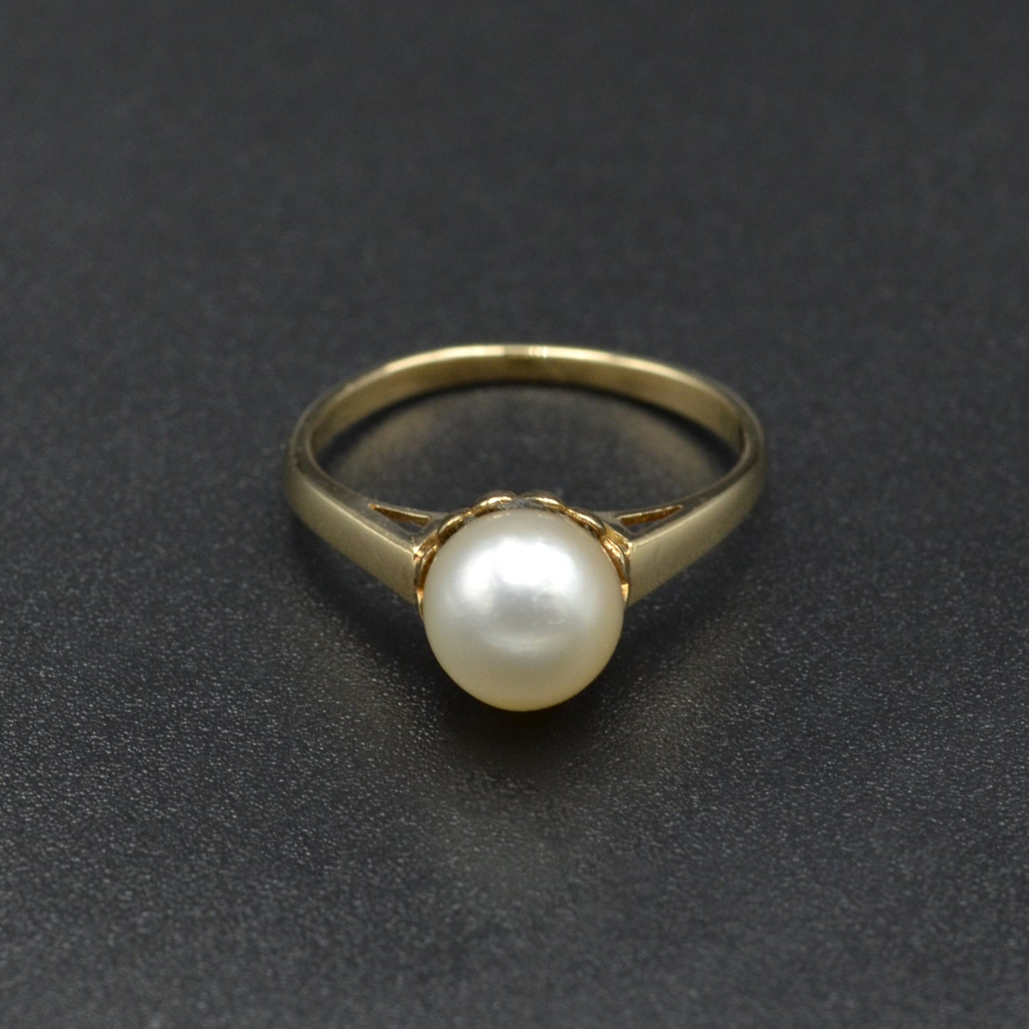 Vintage 10k Gold and Pearl Solitaire Ring