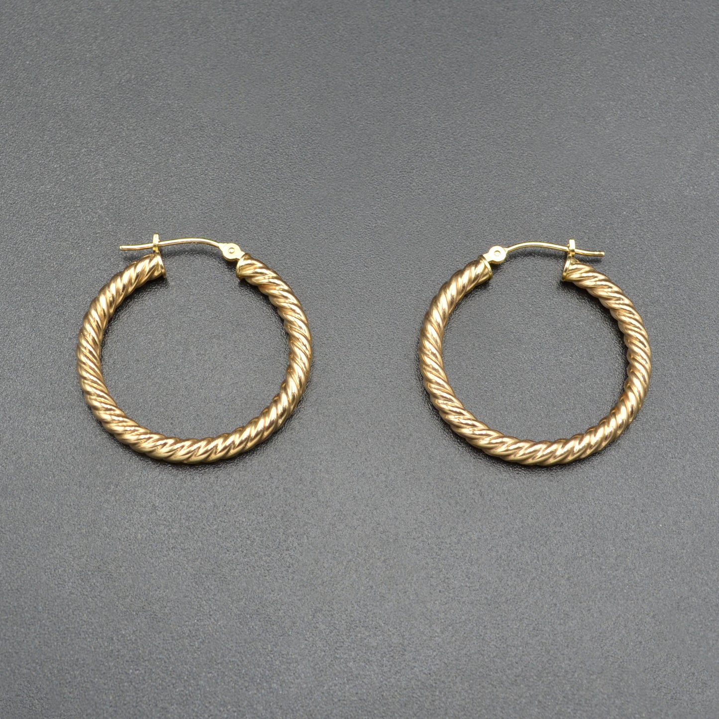 Vintage 14k Gold Ribbed Hoop Earrings
