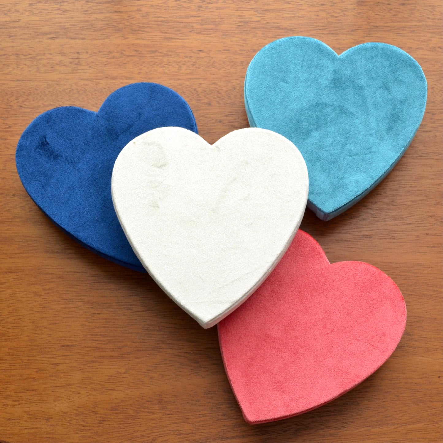 Heart-Shaped Velvet Jewelry Travel Case