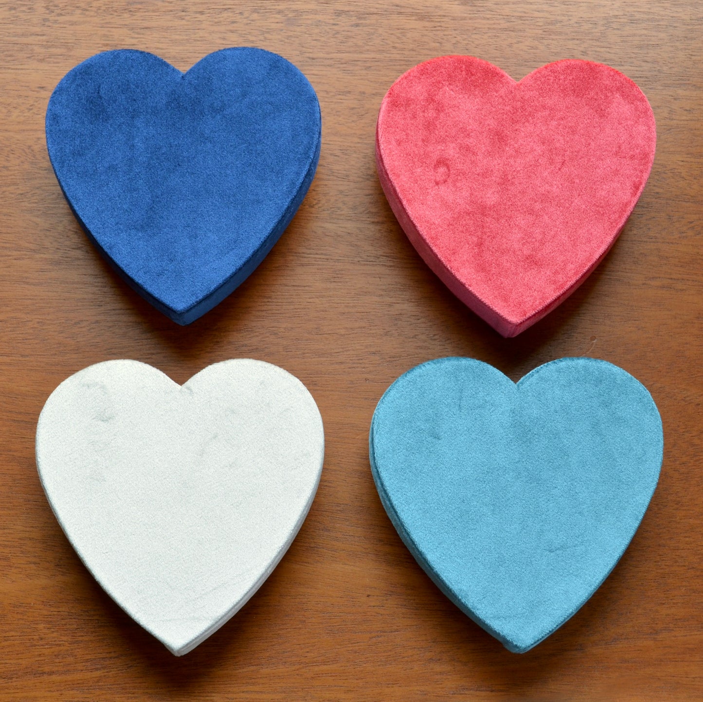 Heart-Shaped Velvet Jewelry Travel Case