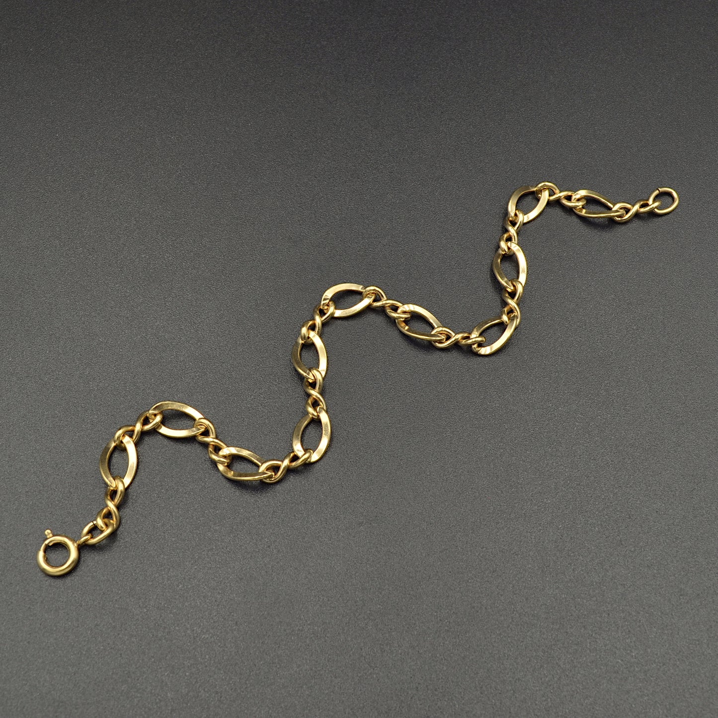 Vintage Figure 8 Chain Bracelet in Gold-filled