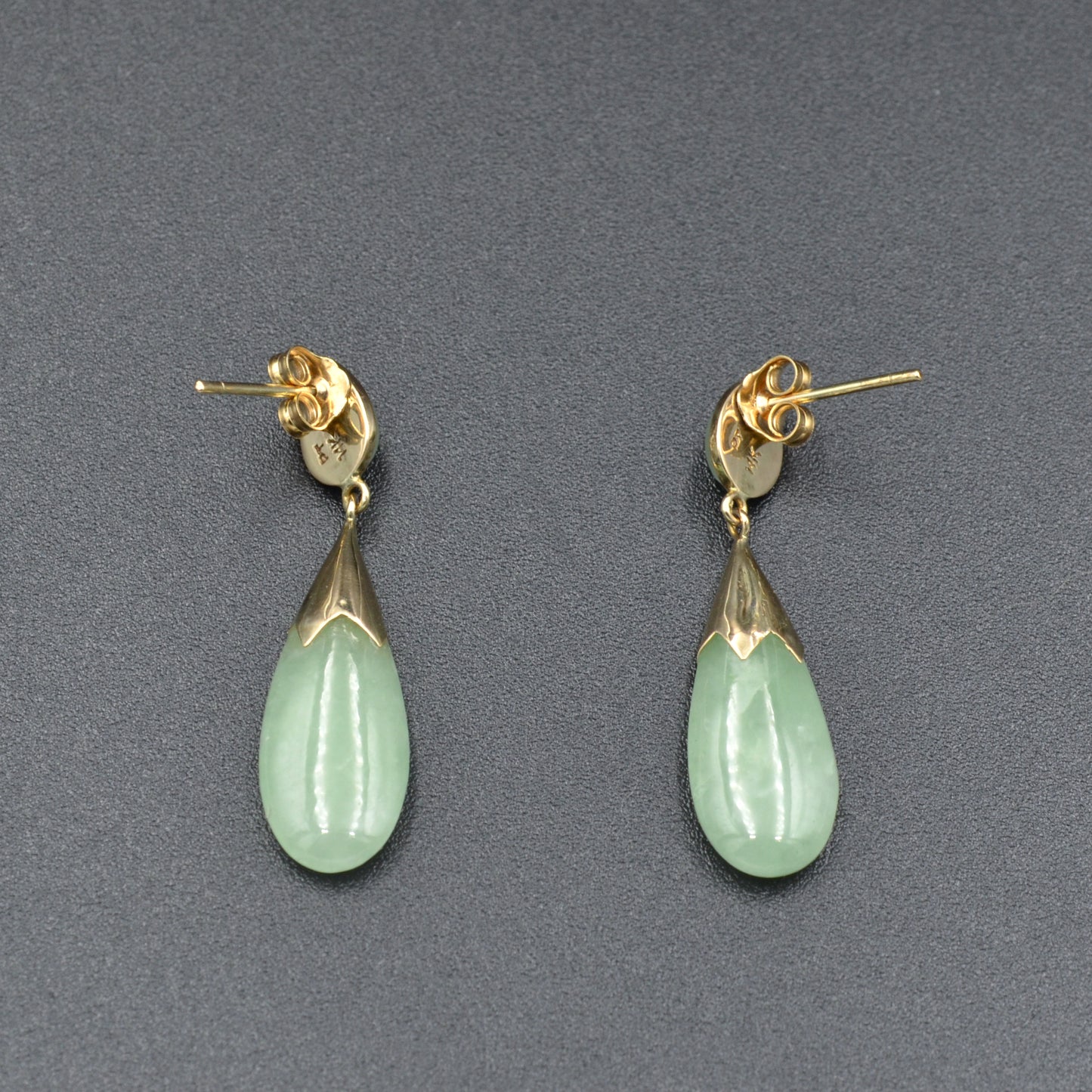 Vintage Jadeite Jade and 14k Gold Drop Earrings