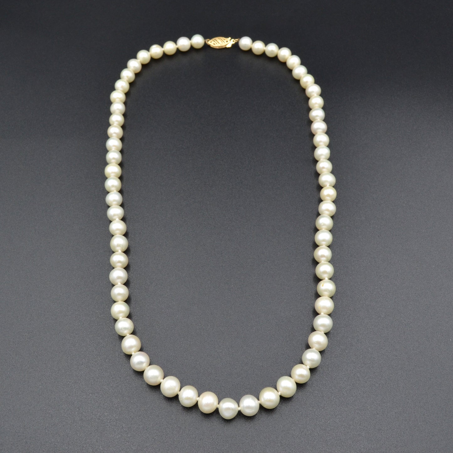 Beautiful Vintage 14k Gold and Knotted Pearl Necklace
