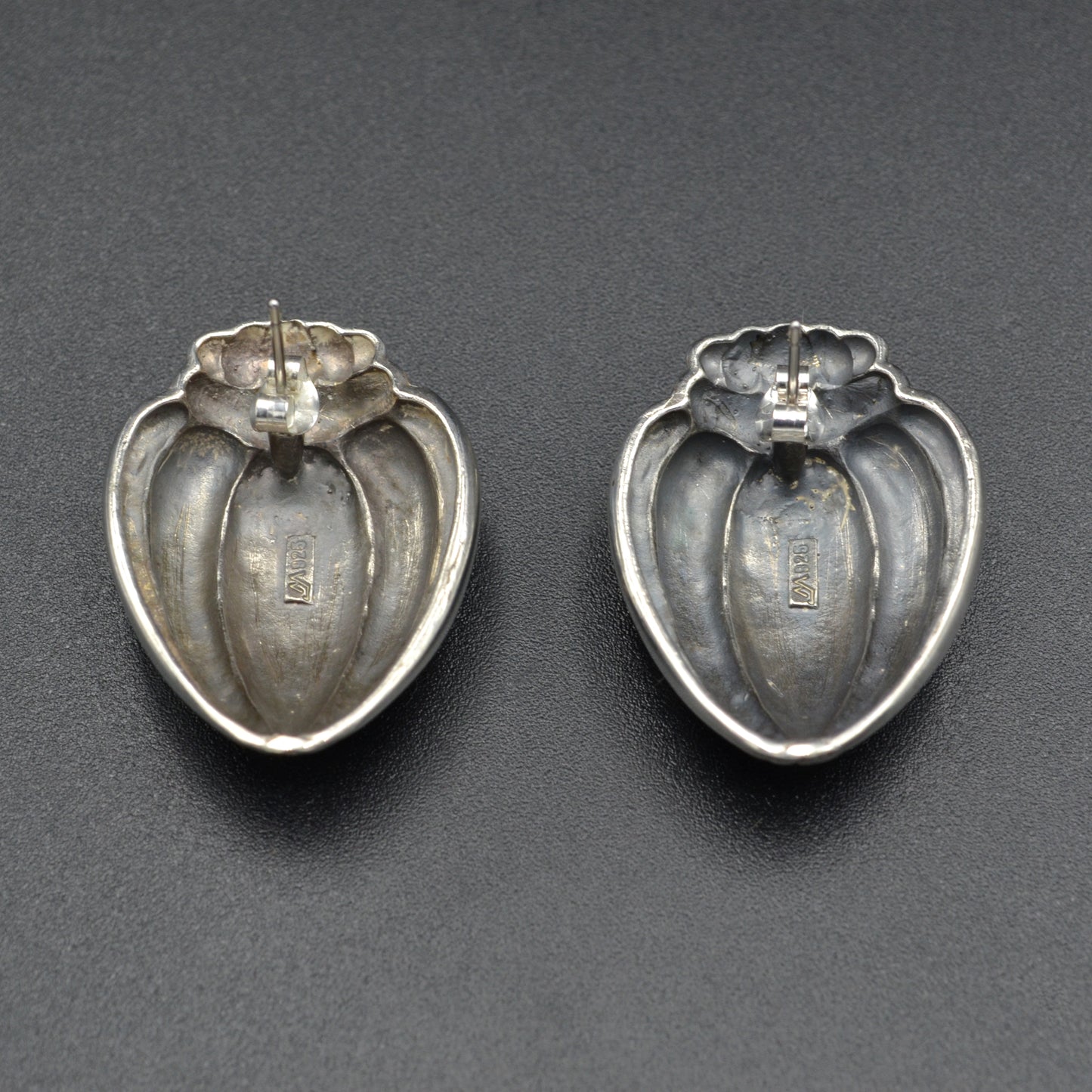 Vintage Silver Ribbed Crowned Heart Post Earrings