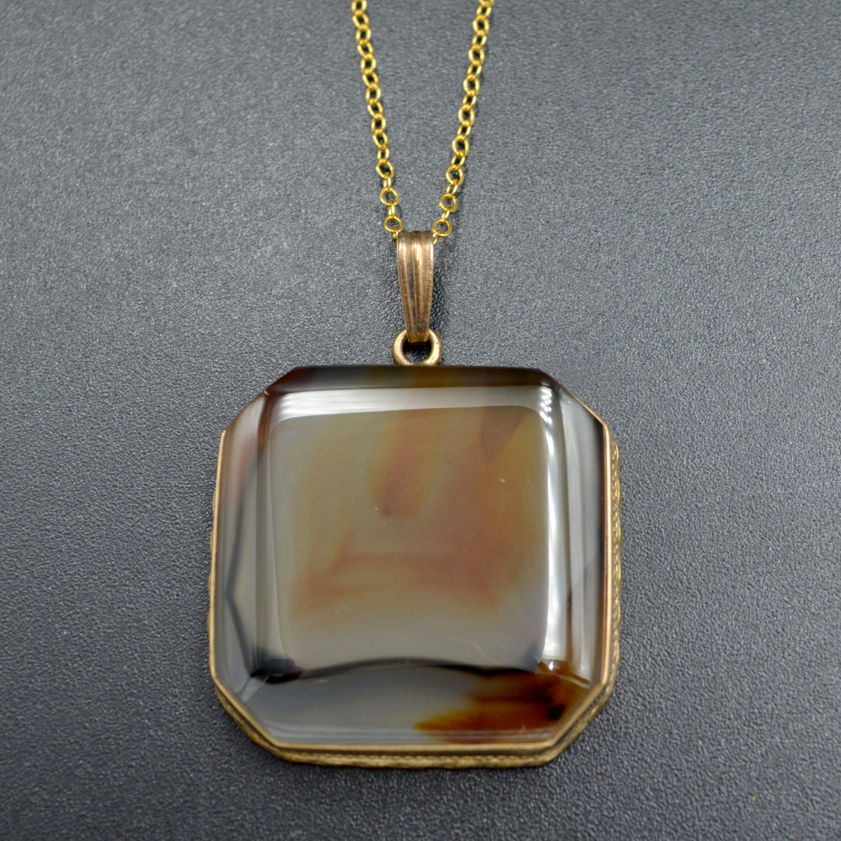Antique Agate and 10k Gold Necklace