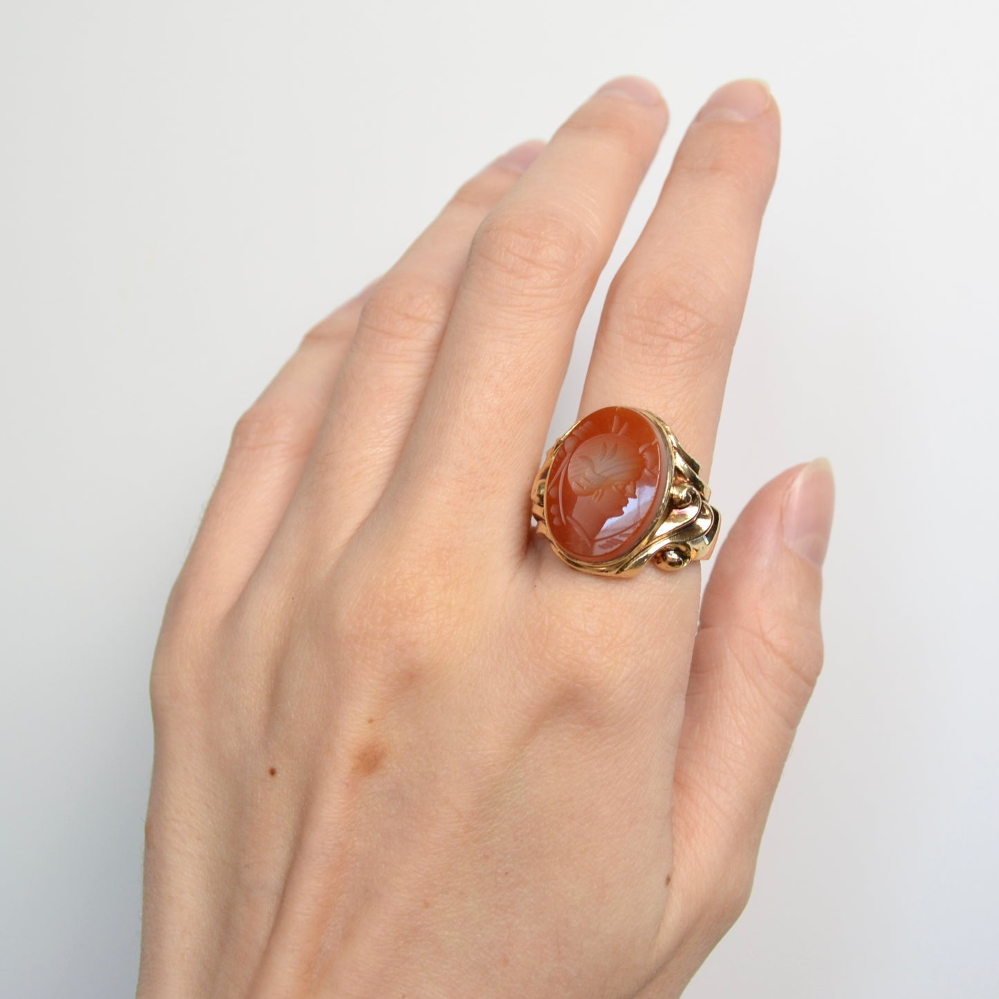 Agate Intaglio and Gold Ring