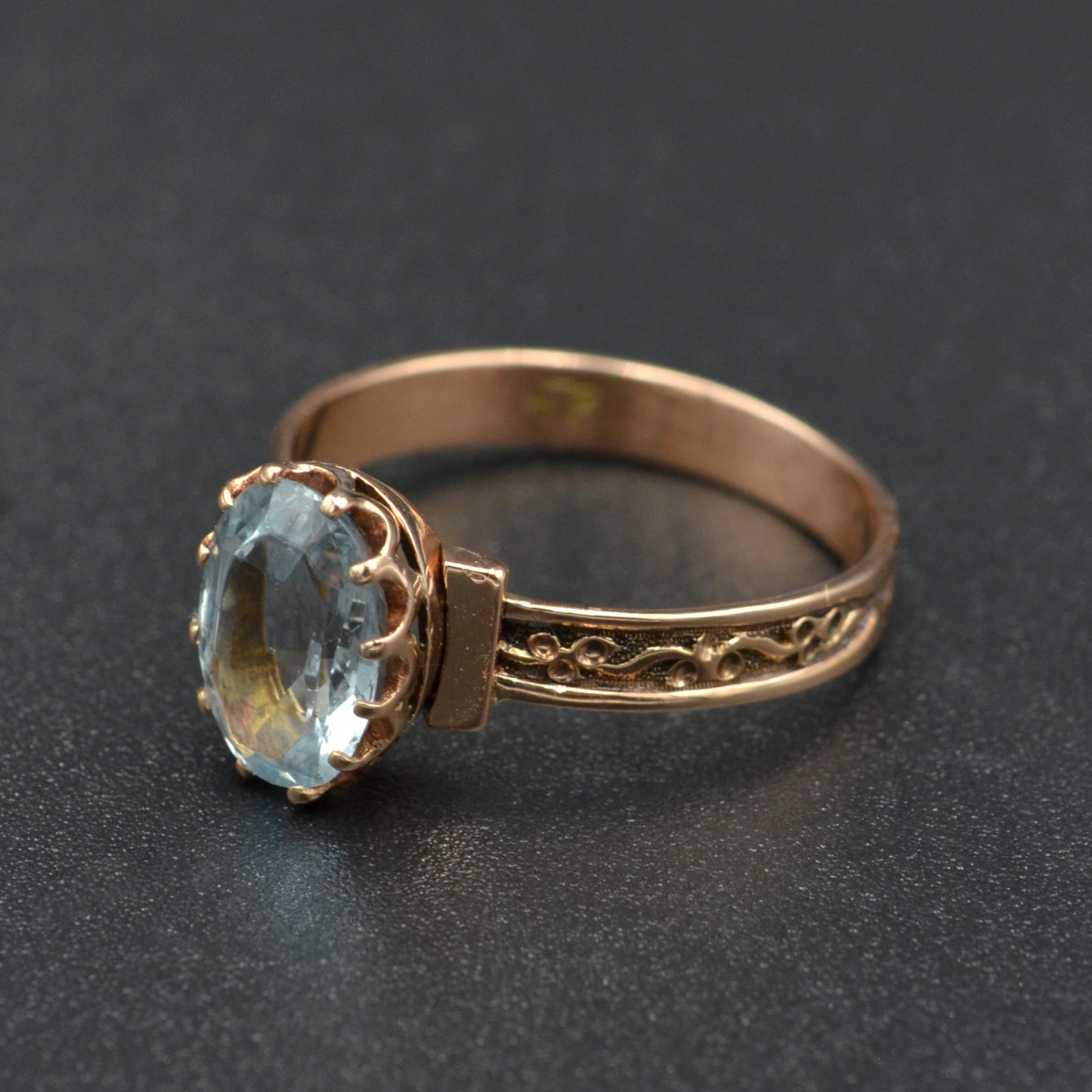 Antique Aquamarine and Gold Ring