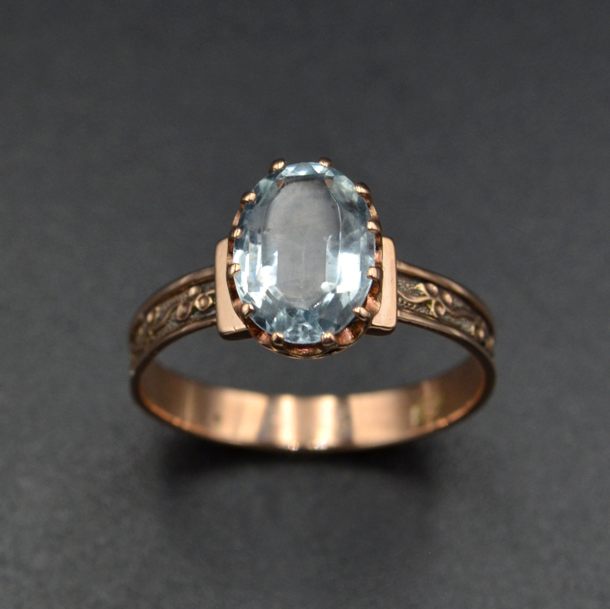 Antique Aquamarine and Gold Ring