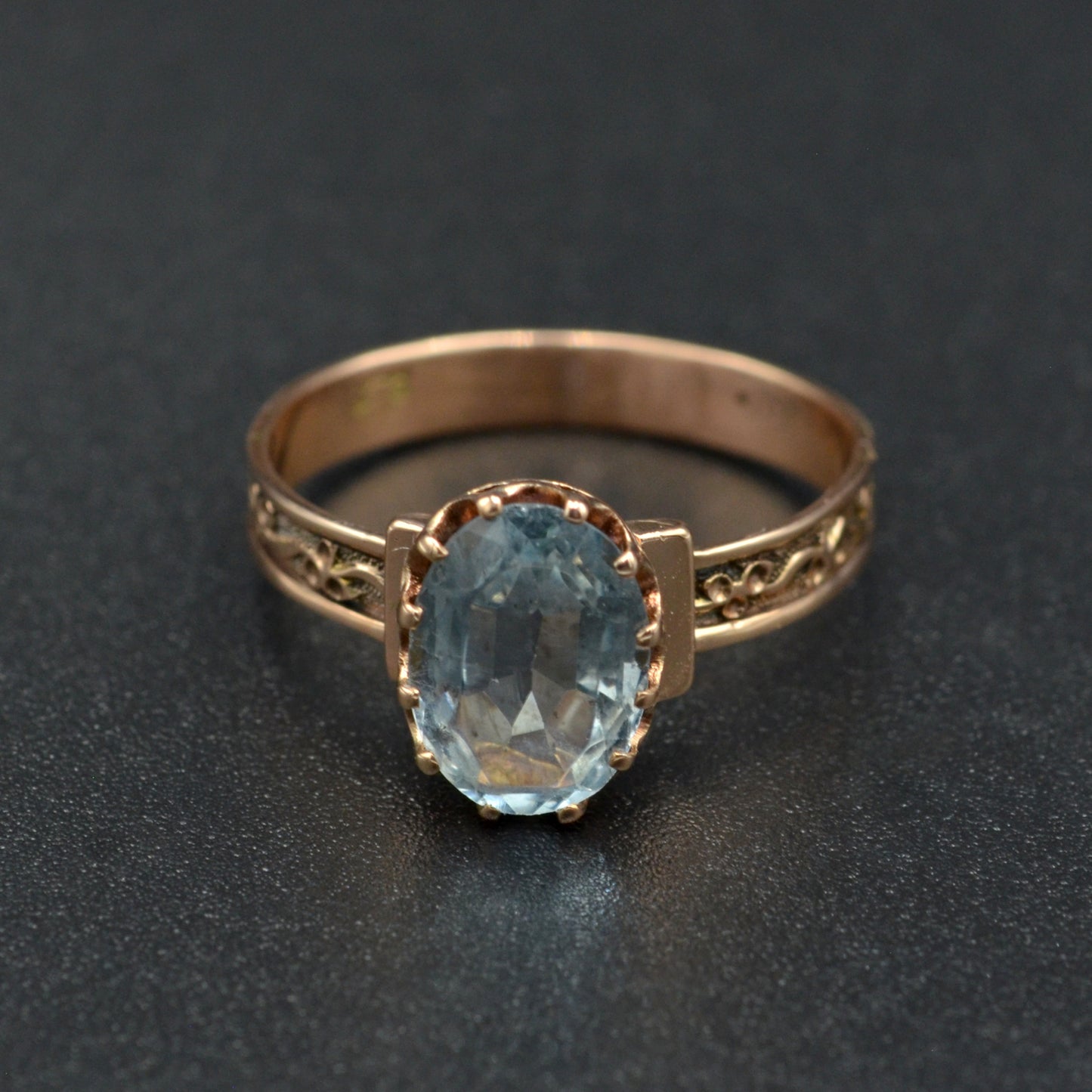 Antique Aquamarine and Gold Ring