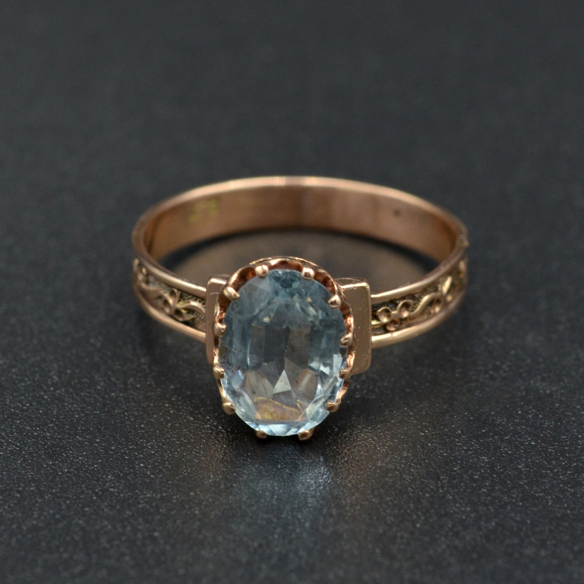 Antique Aquamarine and Gold Ring