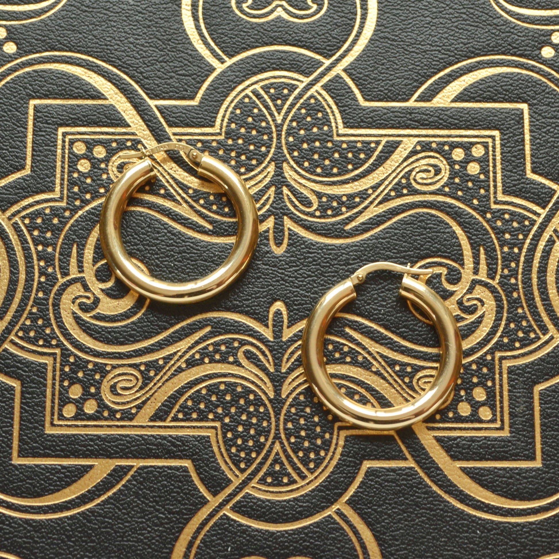 Vintage Chunky 14k Gold Hoop Earrings