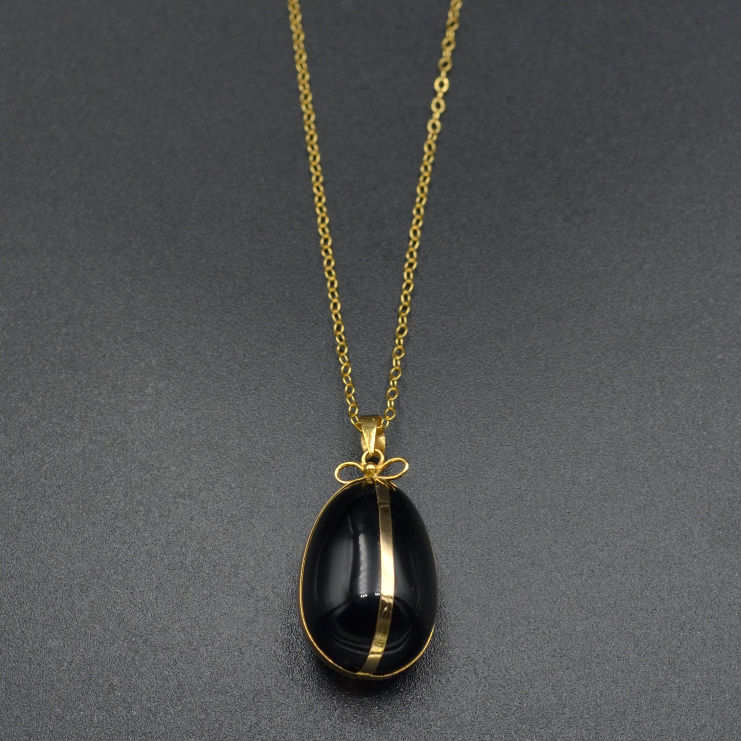 Vintage 14k Gold Onyx Egg Pendant Necklace
