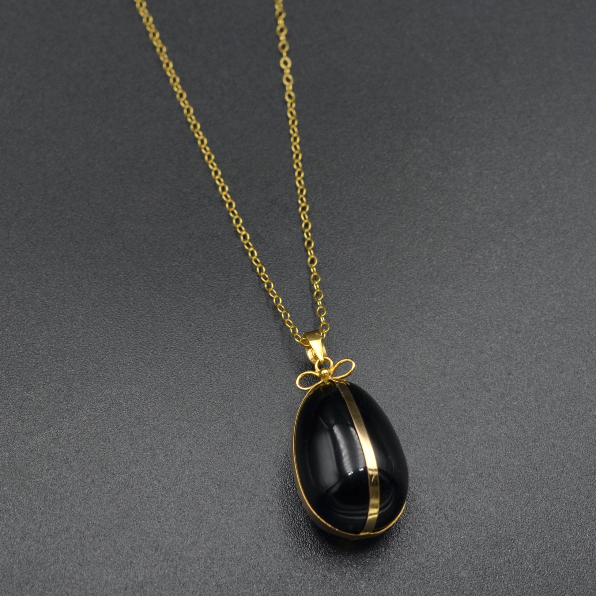 Vintage 14k Gold Onyx Egg Pendant Necklace
