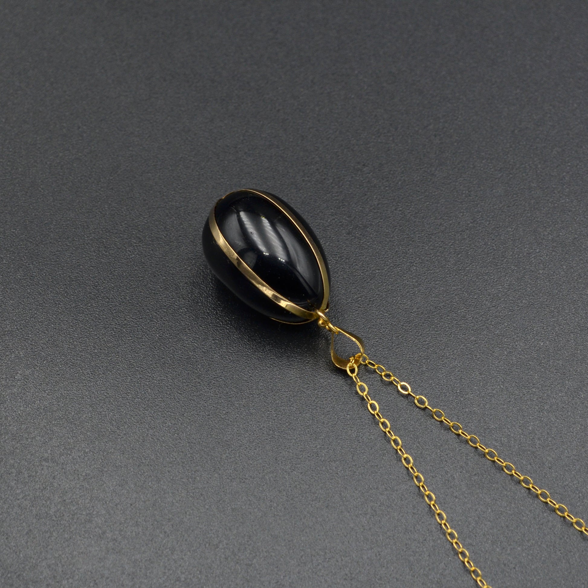 Vintage 14k Gold Onyx Egg Pendant Necklace