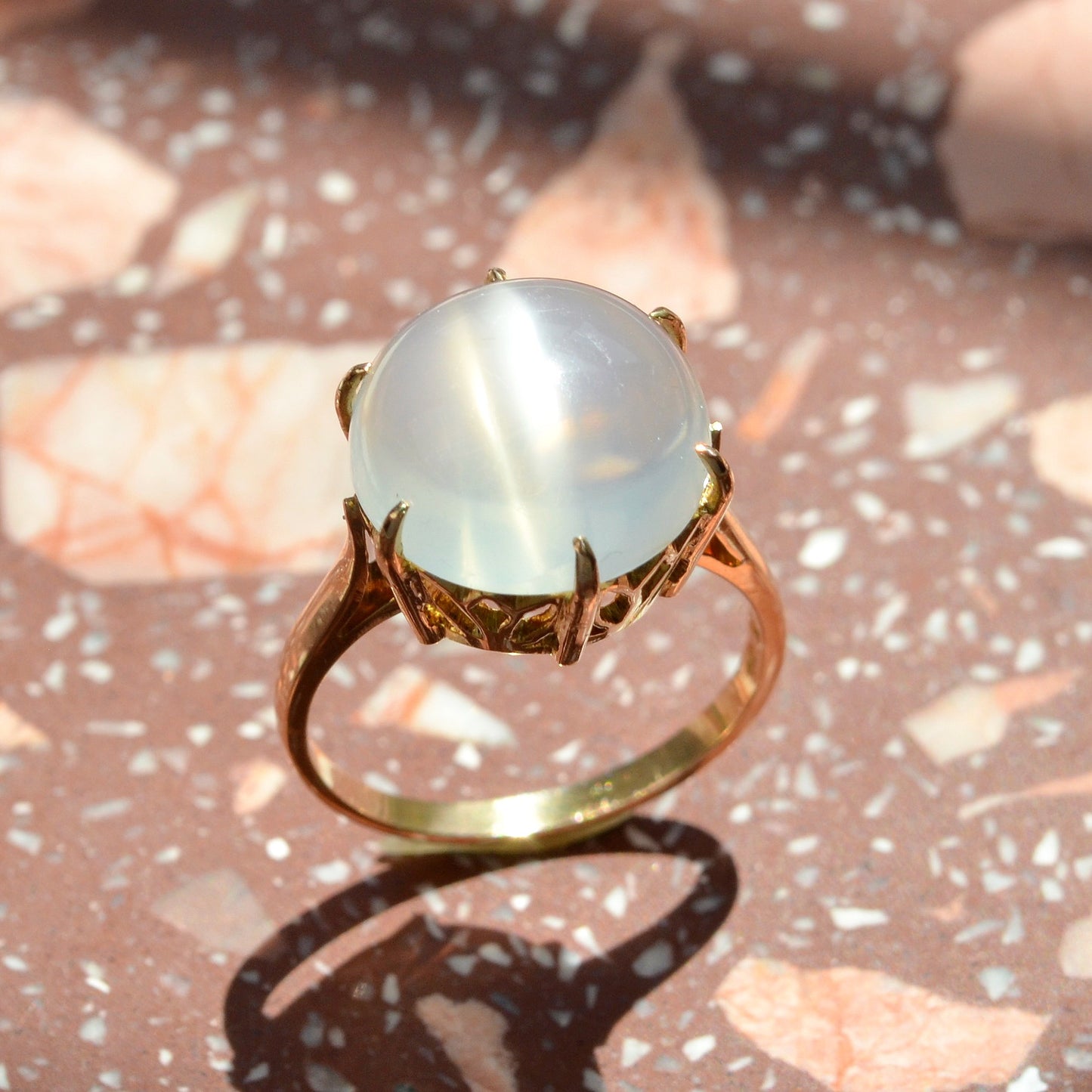 Vintage Cat’s Eye Moonstone and 18k Gold Ring