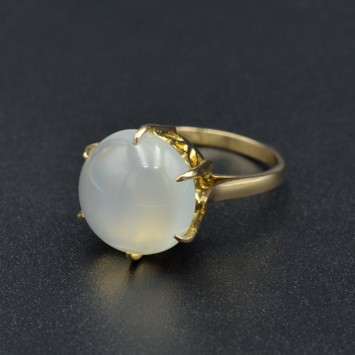 Vintage Cat’s Eye Moonstone and 18k Gold Ring