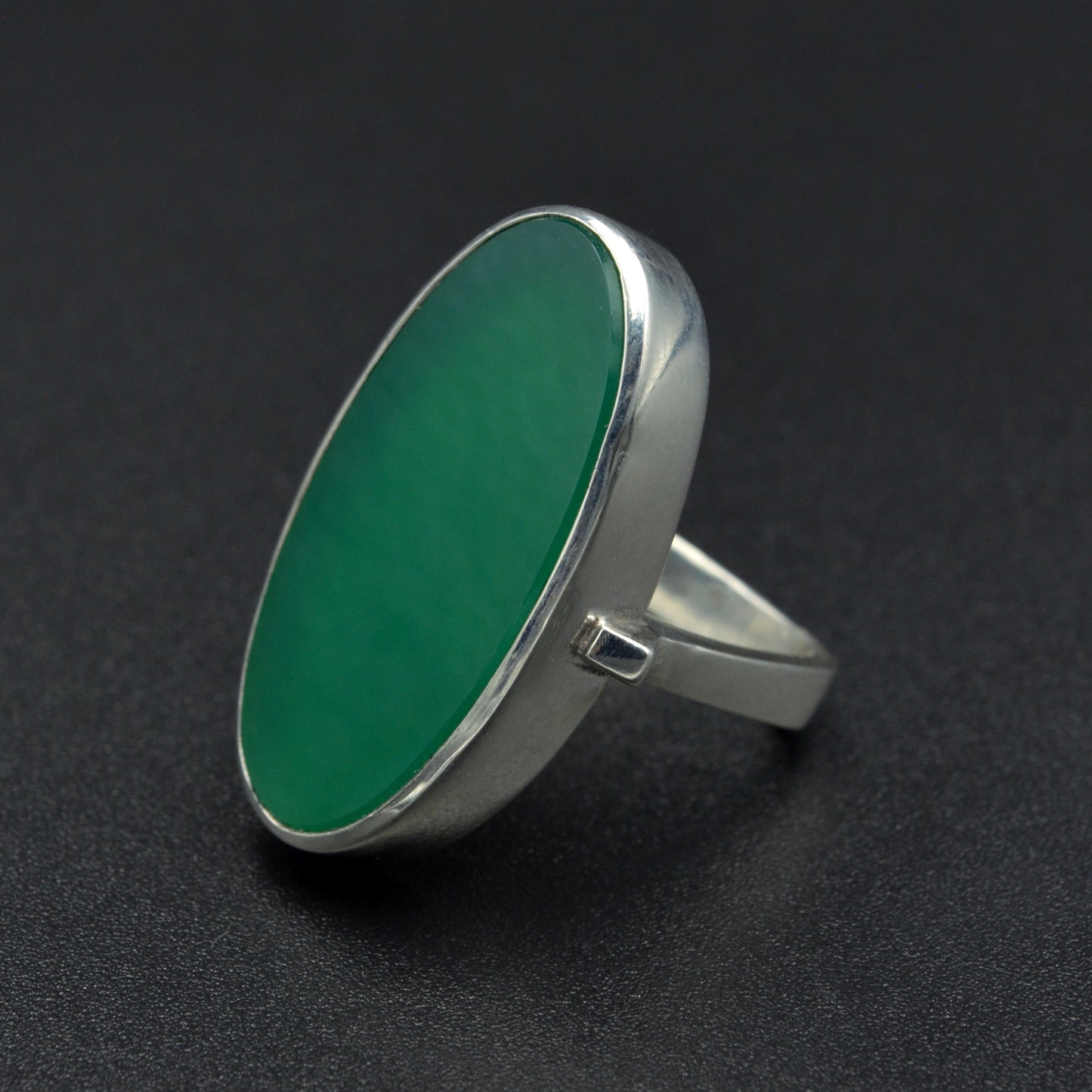 Vintage Modernist Green Chalcedony and Sterling Silver Ring