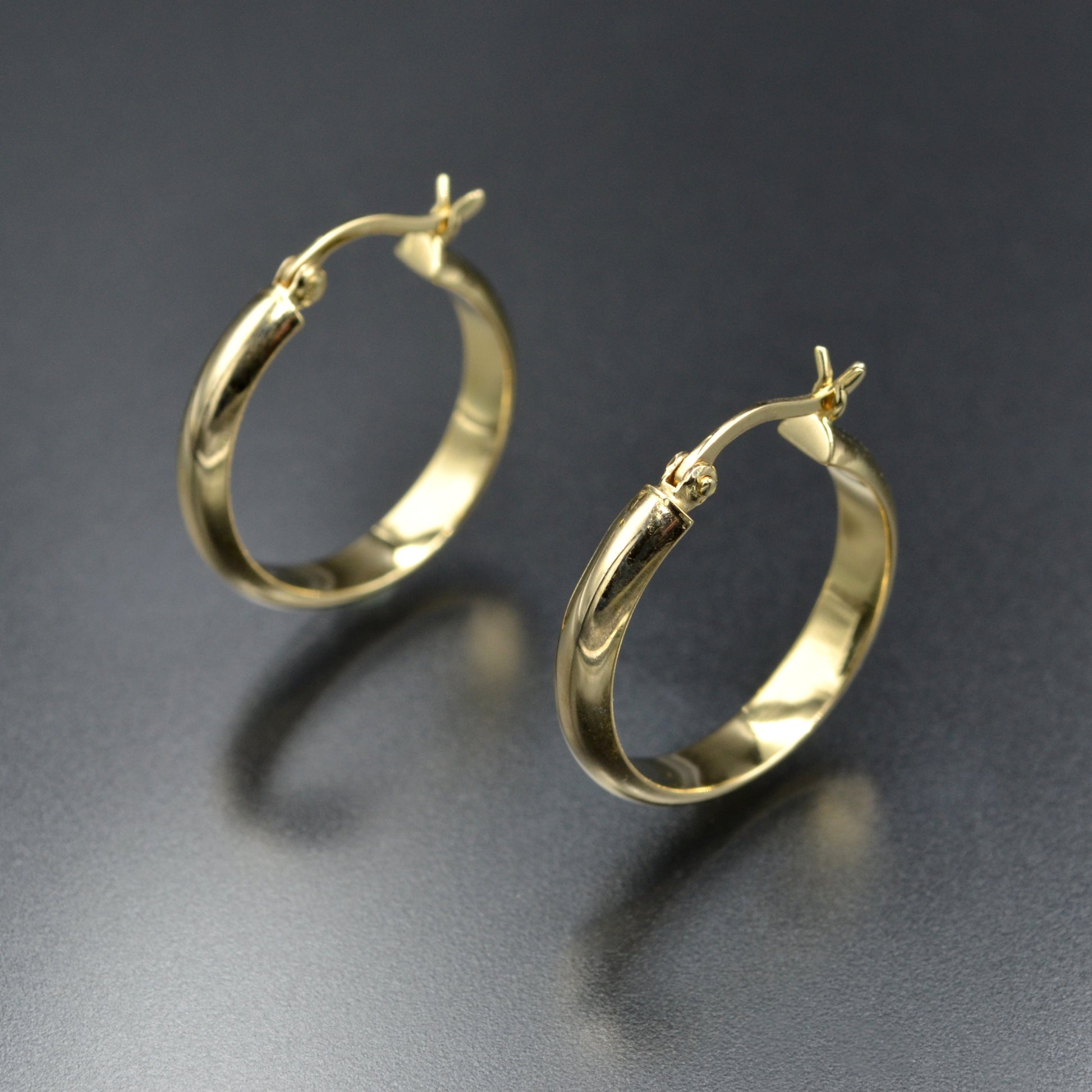 Vintage Classic 14k Gold Hoop Earrings