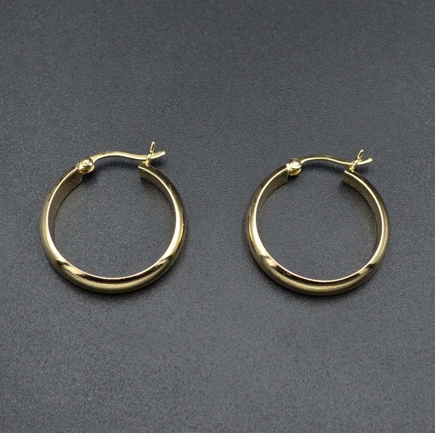 Vintage Classic 14k Gold Hoop Earrings