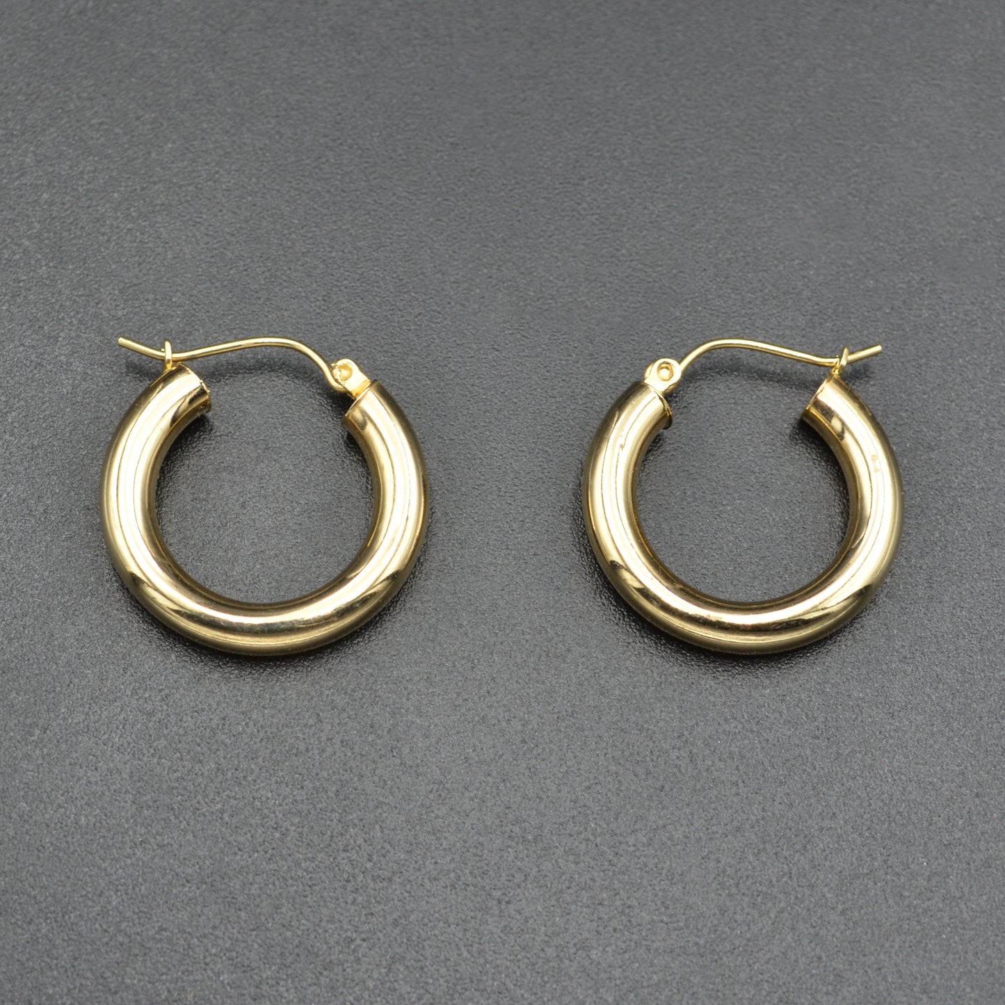 Vintage Classic 14k Gold Hoop Earrings