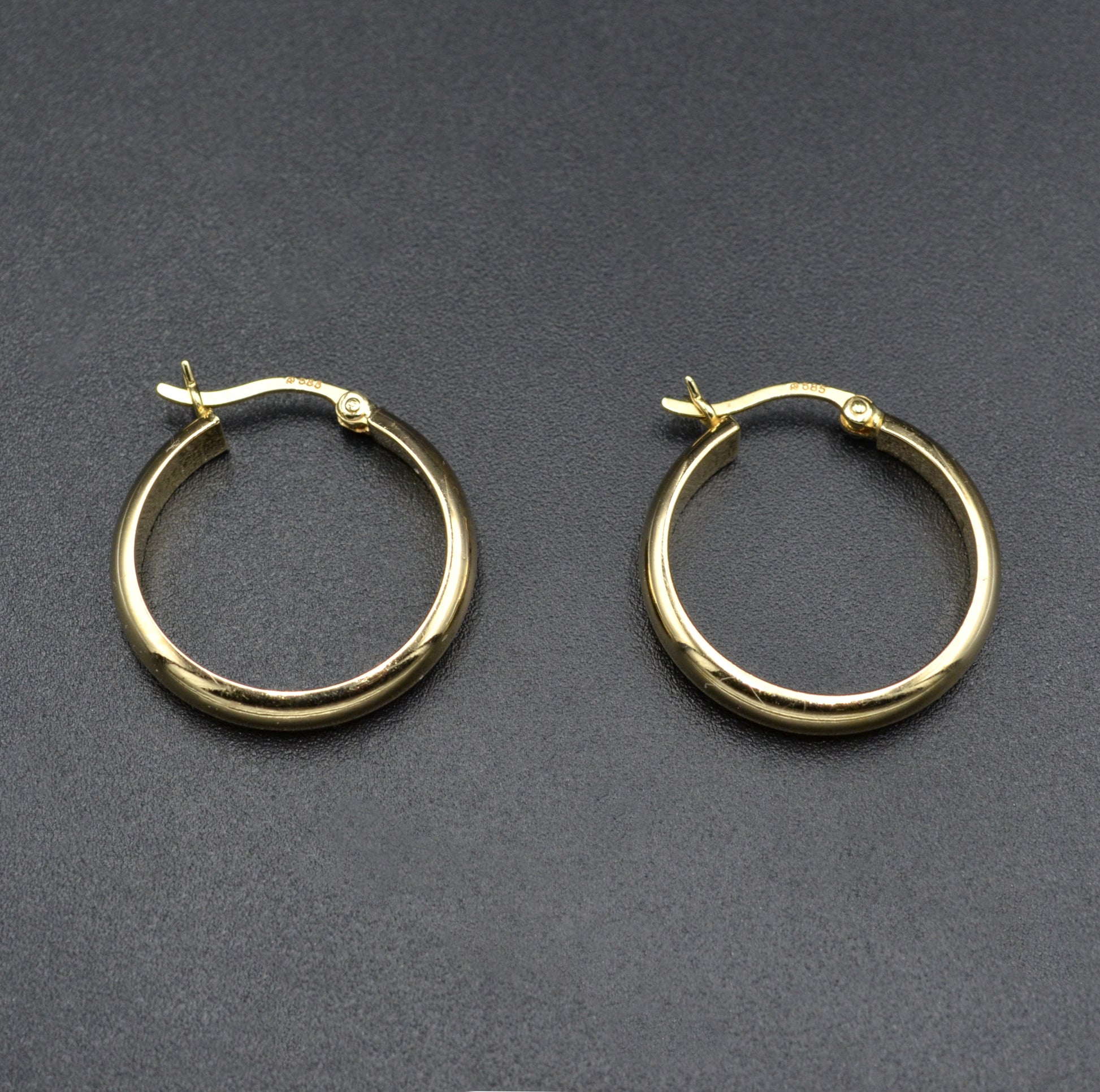 Vintage Classic 14k Gold Hoop Earrings