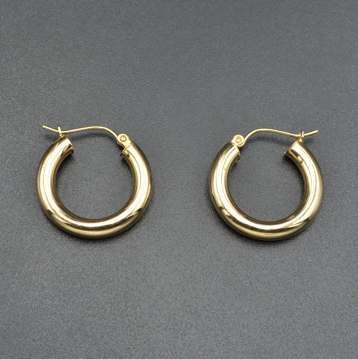 Vintage Classic 14k Gold Hoop Earrings