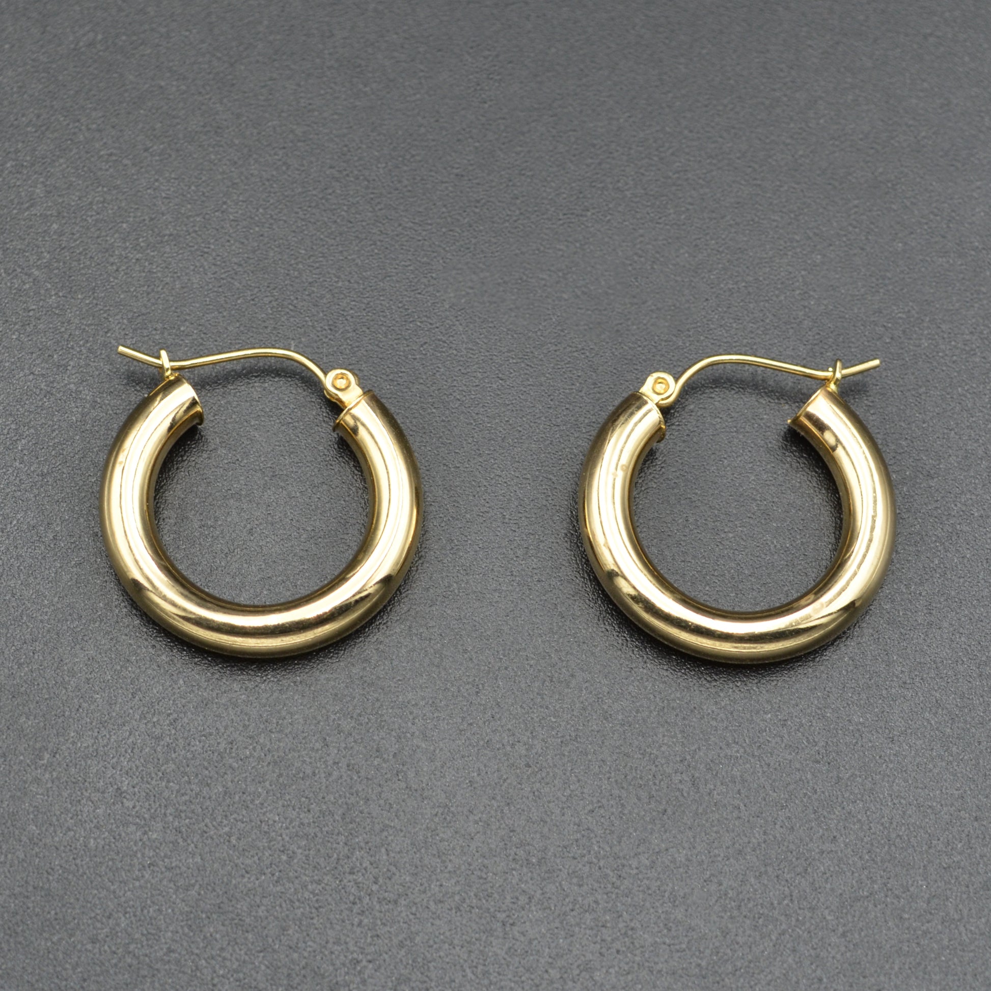 Vintage Classic 14k Gold Hoop Earrings