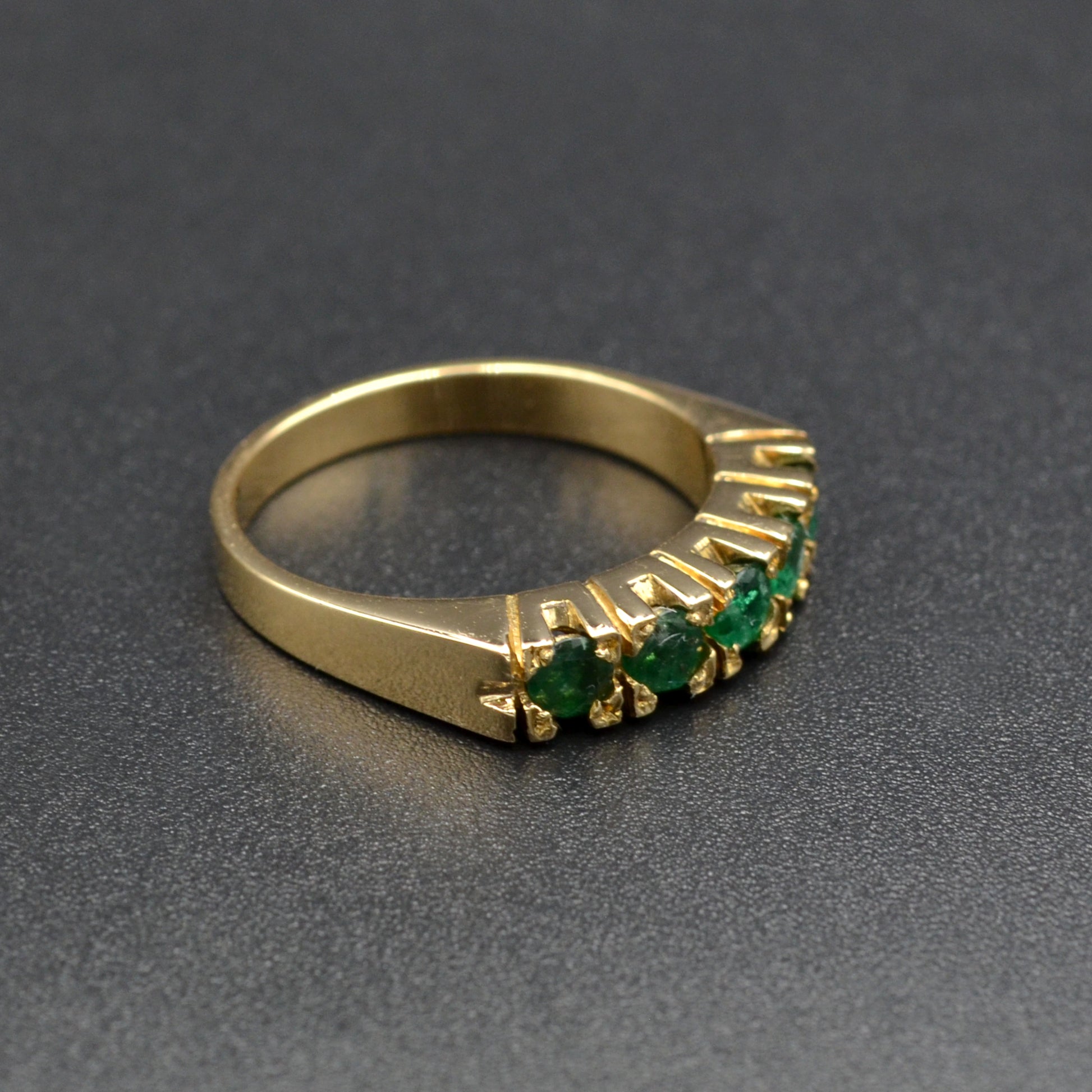 Vintage Emerald and 18k Gold Ring