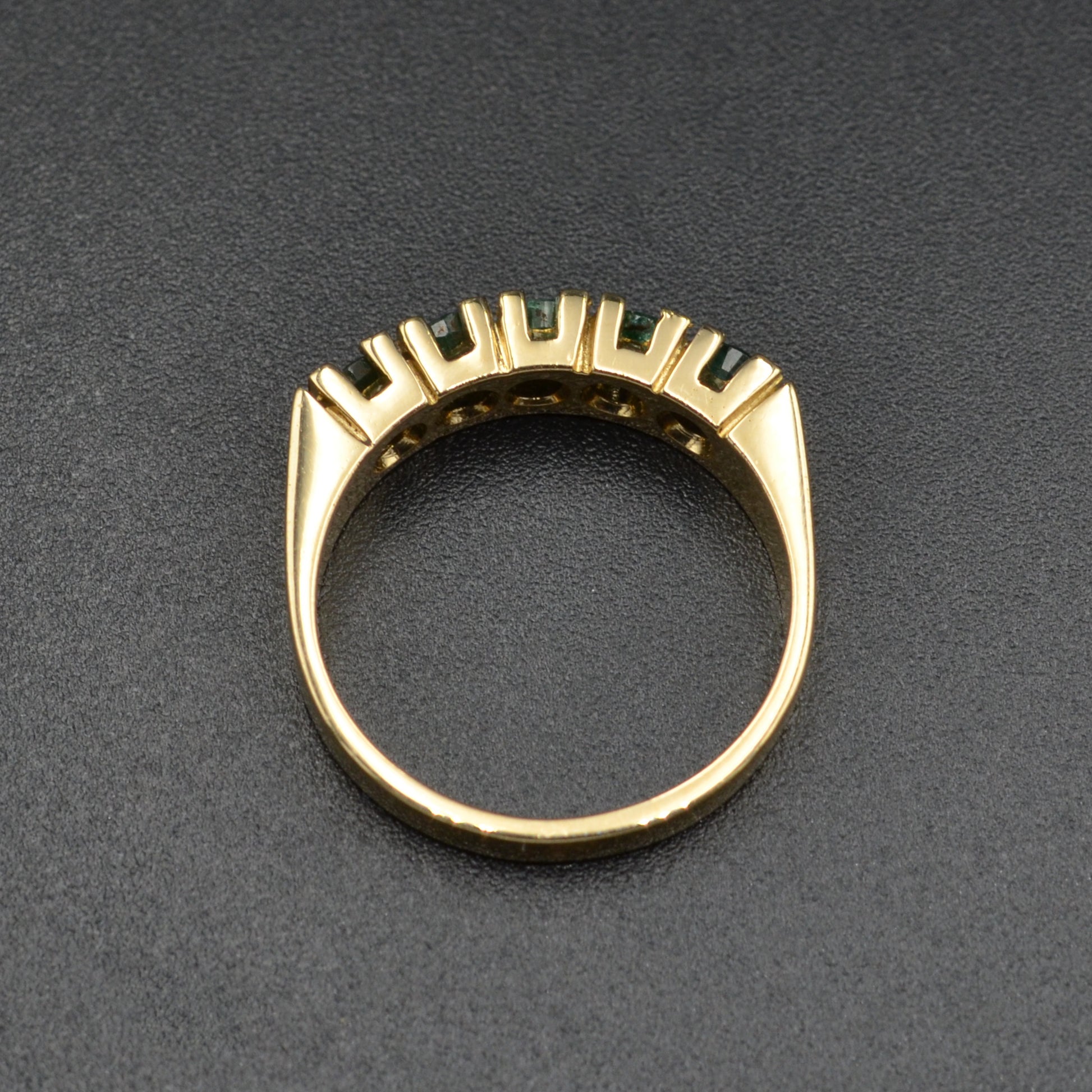Vintage Emerald and 18k Gold Ring