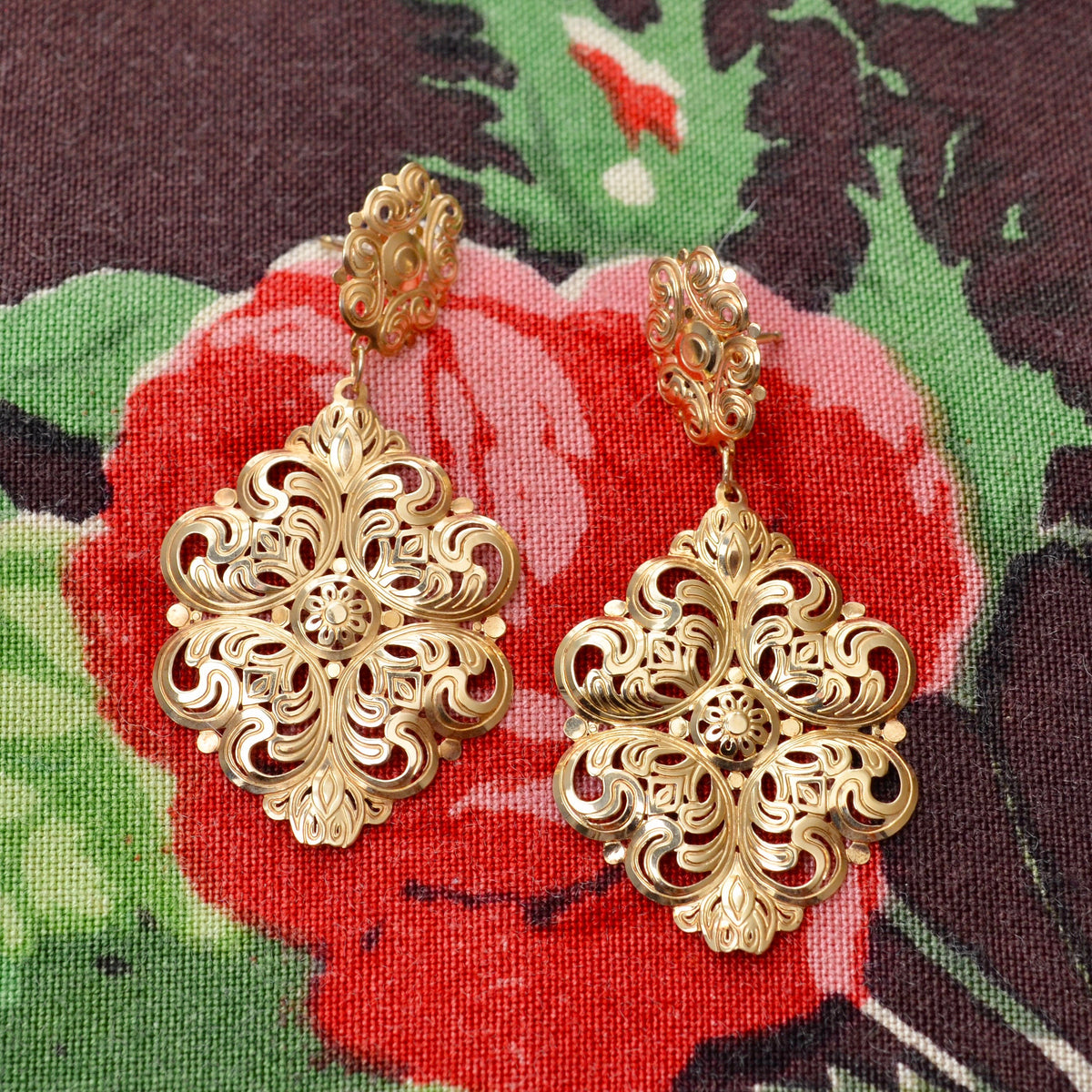 Vintage 14 Karat Gold Filigree Chandelier Earrings