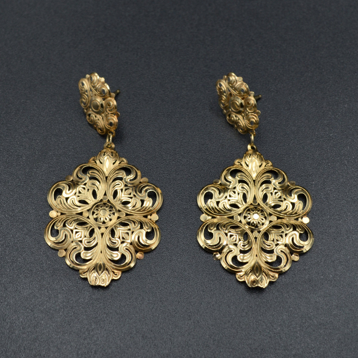Vintage 14 Karat Gold Filigree Chandelier Earrings