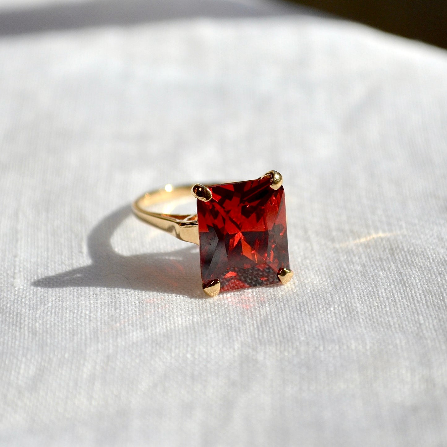 Vintage Pyrope-Spessartite Garnet and 14k Gold Ring