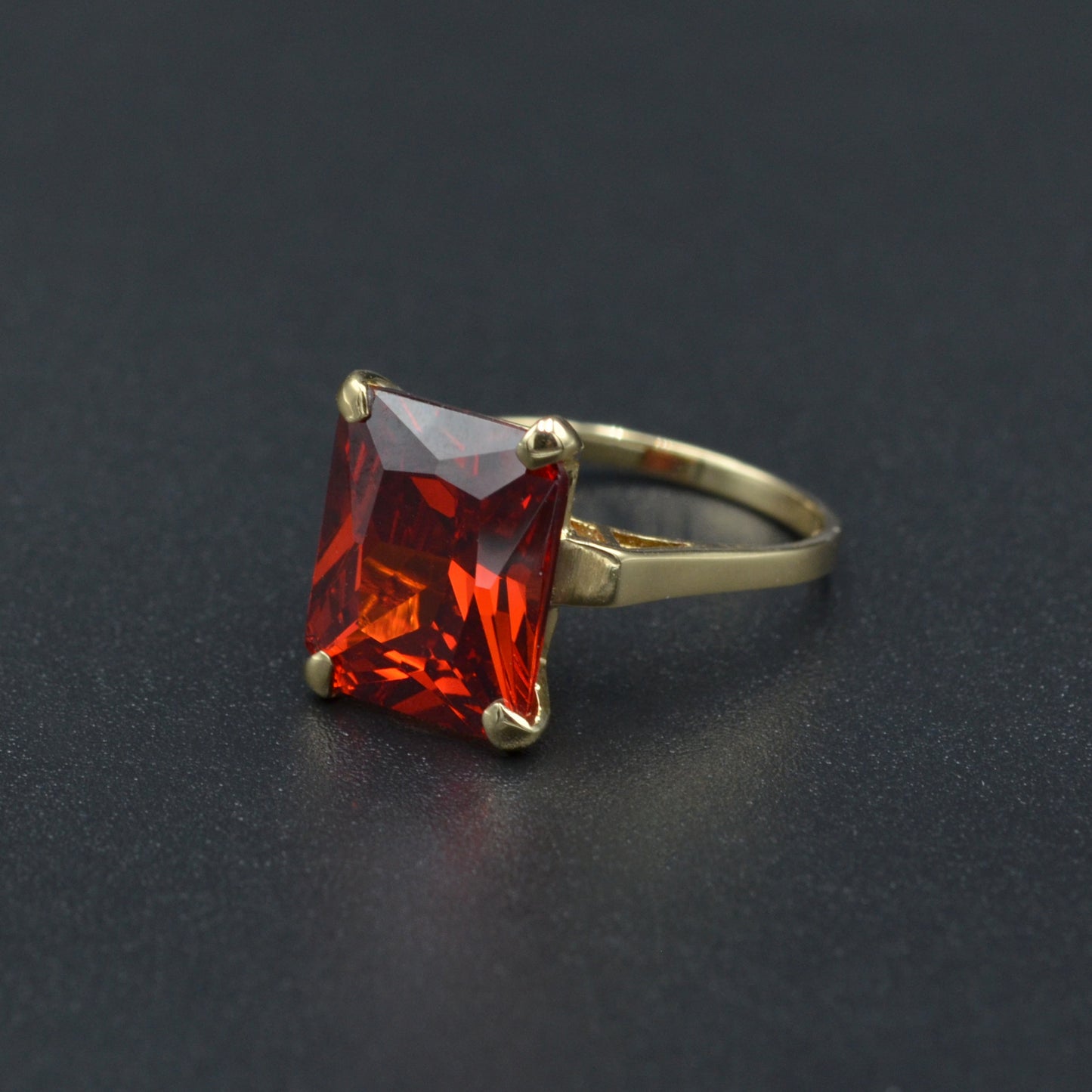 Vintage Pyrope-Spessartite Garnet and 14k Gold Ring
